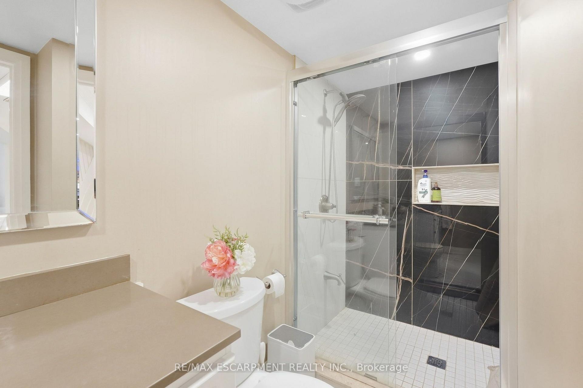 Photo 27 of 88 Eringate Court, Hamilton, Stoney Creek Mountain — HOMEH