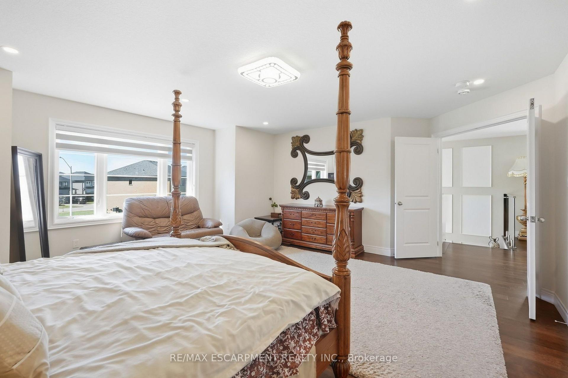 Photo 31 of 88 Eringate Court, Hamilton, Stoney Creek Mountain — HOMEH