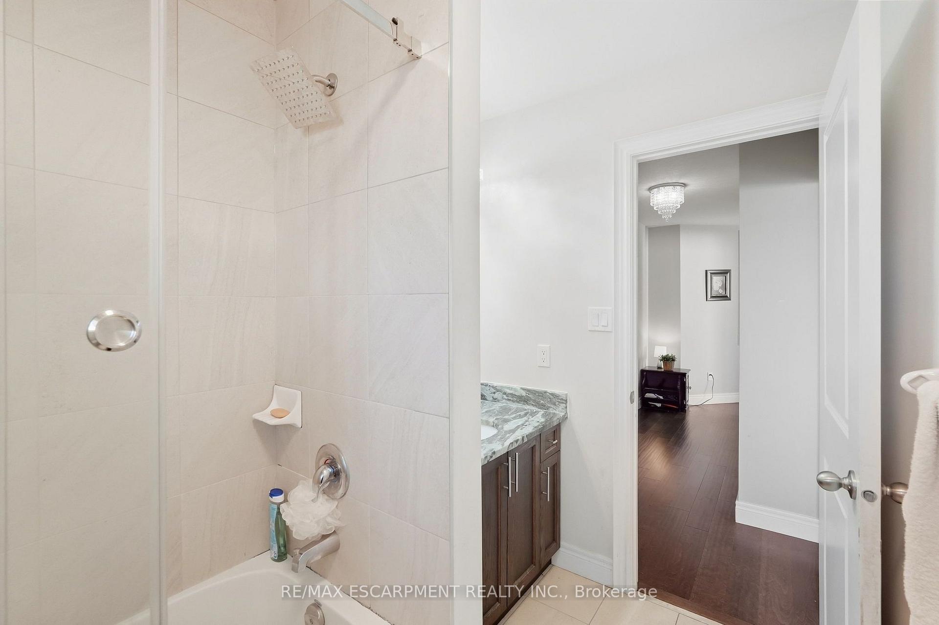 Photo 35 of 88 Eringate Court, Hamilton, Stoney Creek Mountain — HOMEH