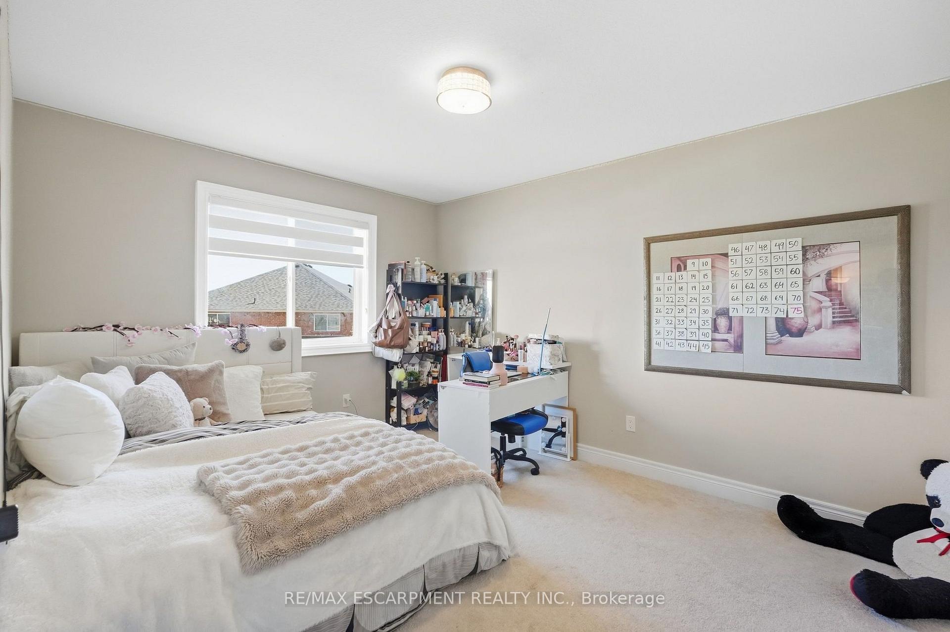 Photo 36 of 88 Eringate Court, Hamilton, Stoney Creek Mountain — HOMEH