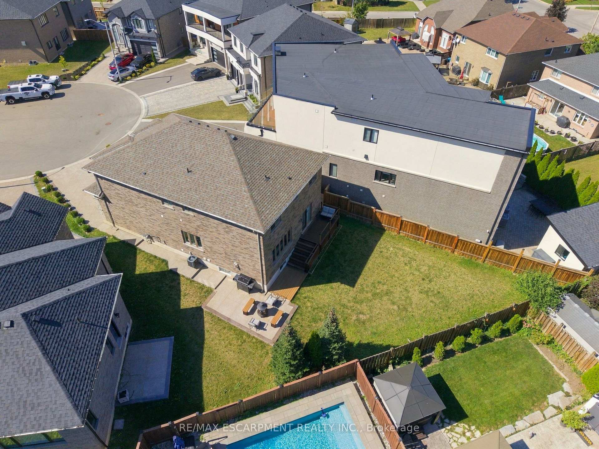 Photo 45 of 88 Eringate Court, Hamilton, Stoney Creek Mountain — HOMEH