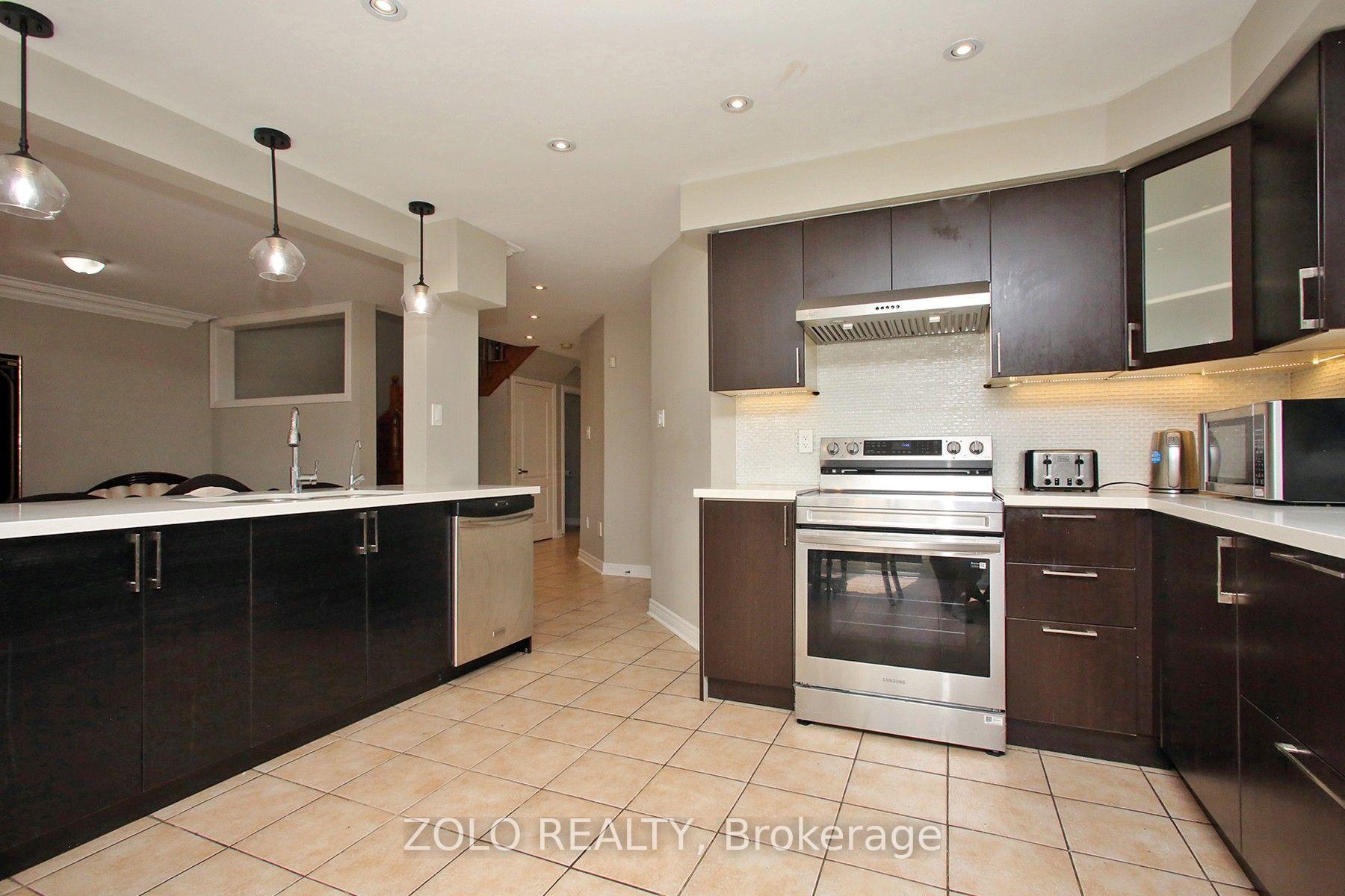 Photo 5 of 37 Sewells Lane S, Brampton, Fletcher's Meadow — HOMEH