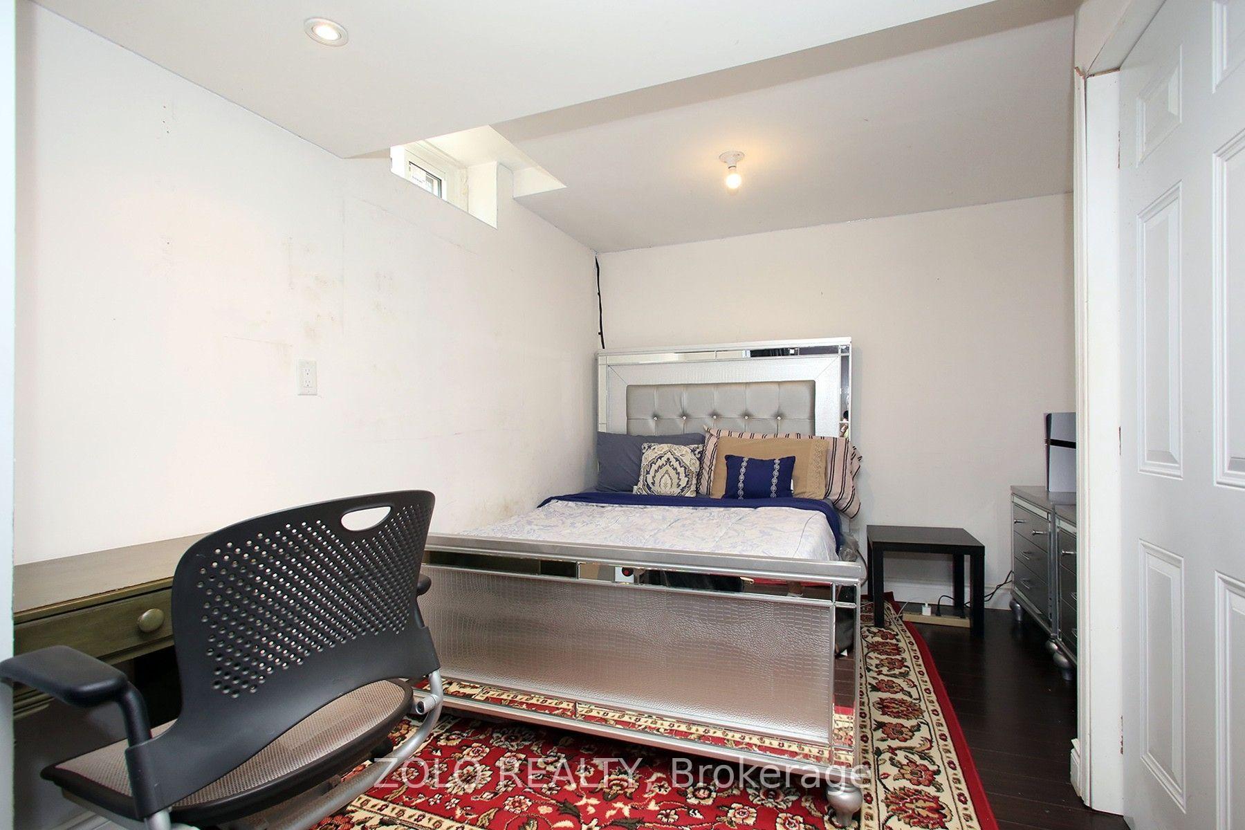 Photo 17 of 37 Sewells Lane S, Brampton, Fletcher's Meadow — HOMEH