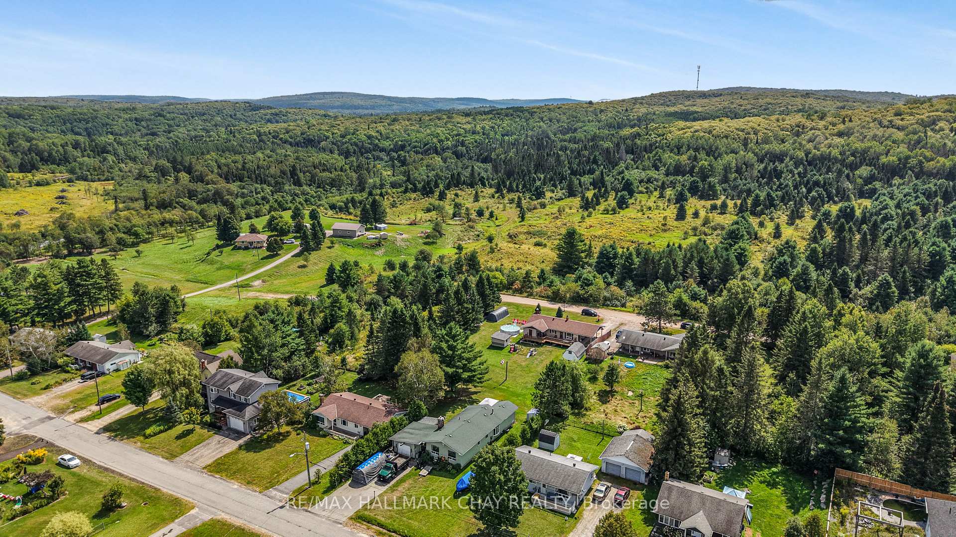 Photo 6 of 25 John Street, Burk's Falls — HOMEH