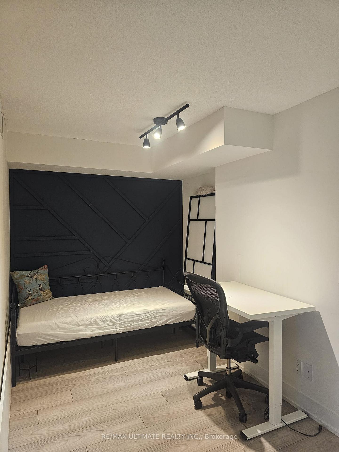 Photo 12 of Unit 1703, 1255 Bayly Street, Pickering, Bay Ridges — HOMEH