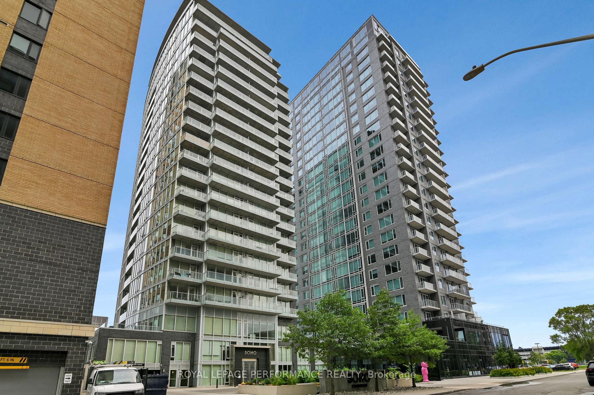 Photo of Unit 202, 111 Champagne Avenue S