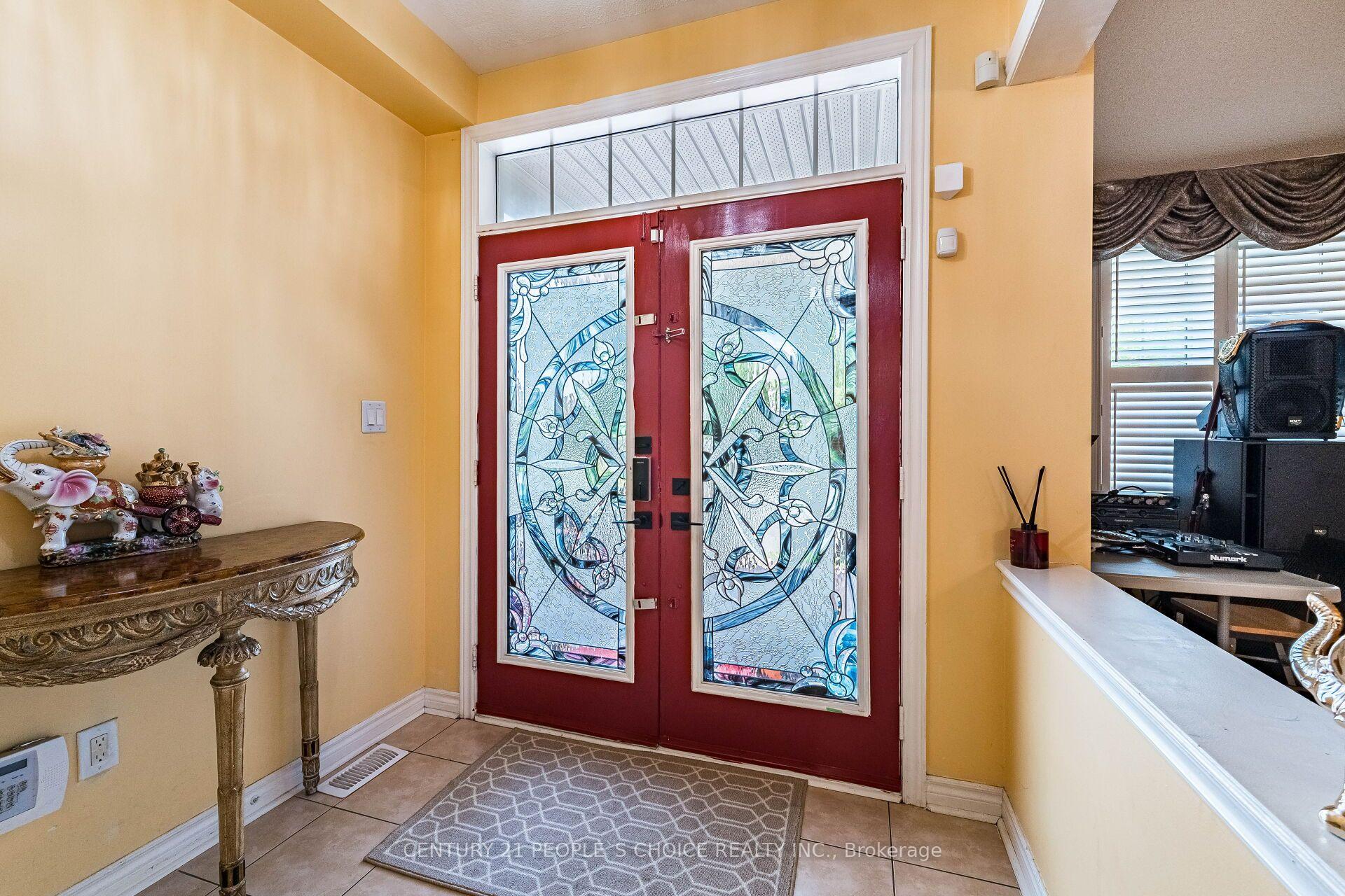 Photo 6 of 233 Vellore Avenue, Vaughan, Vellore Village — HOMEH