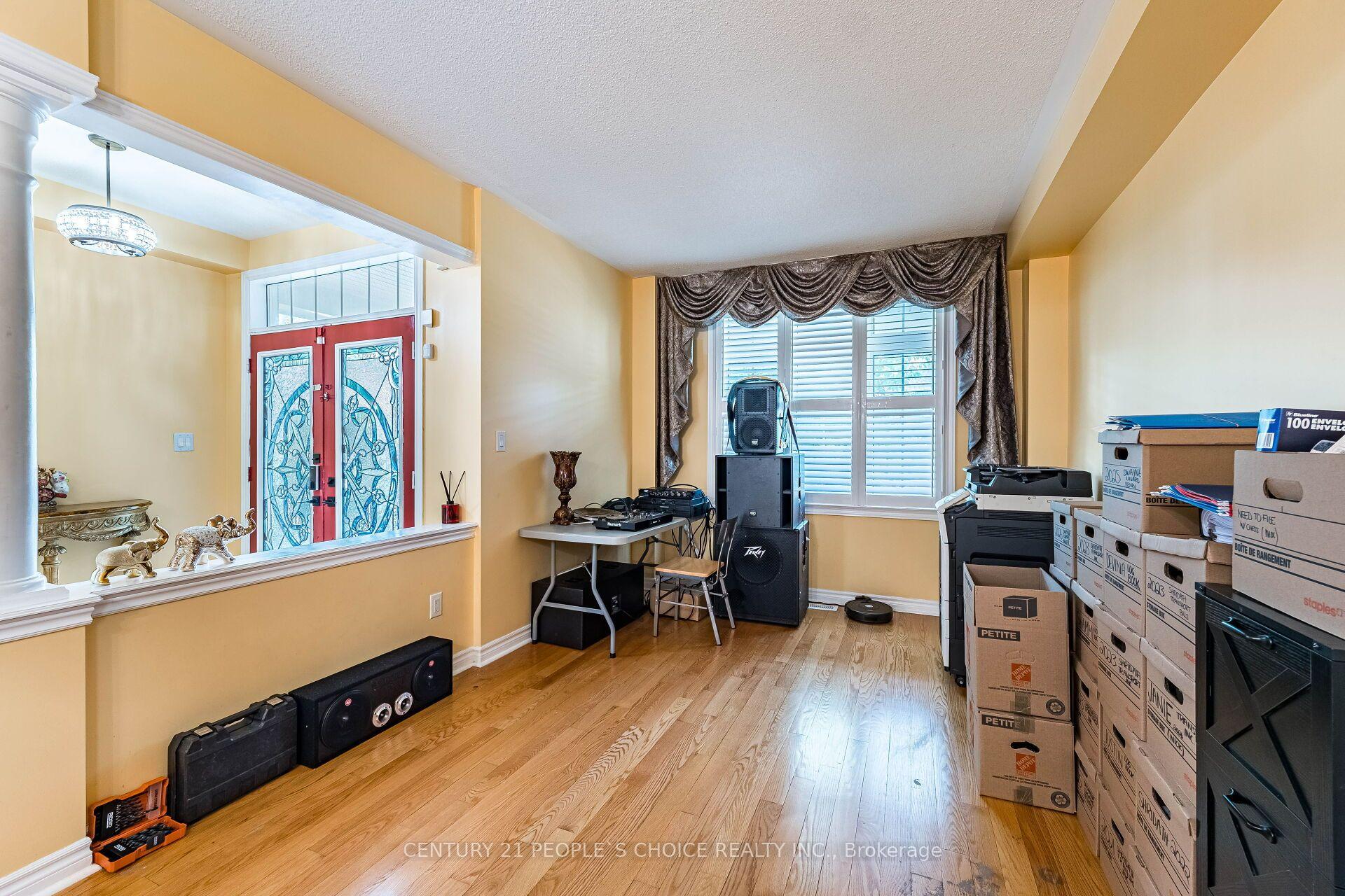 Photo 8 of 233 Vellore Avenue, Vaughan, Vellore Village — HOMEH