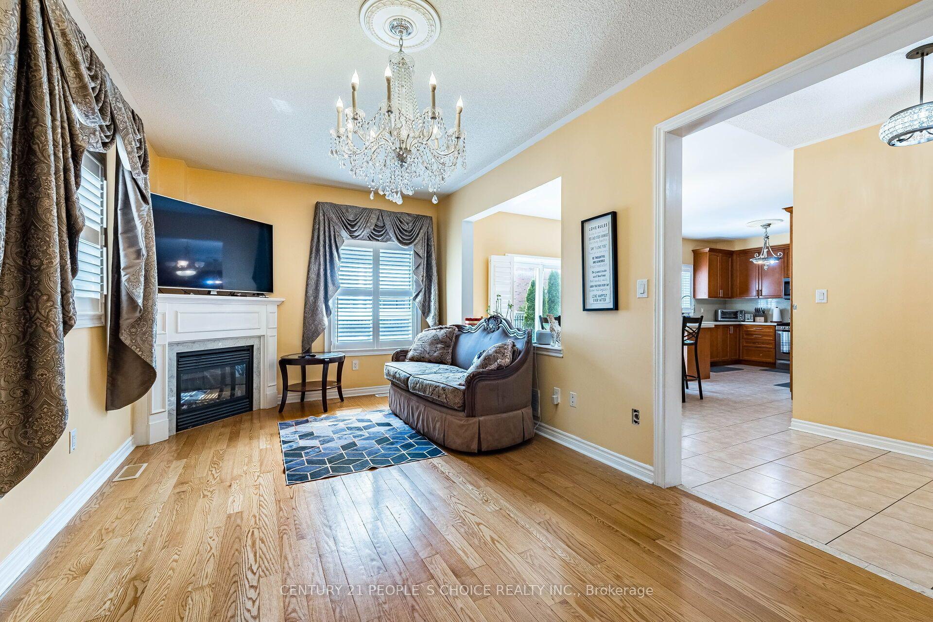 Photo 14 of 233 Vellore Avenue, Vaughan, Vellore Village — HOMEH