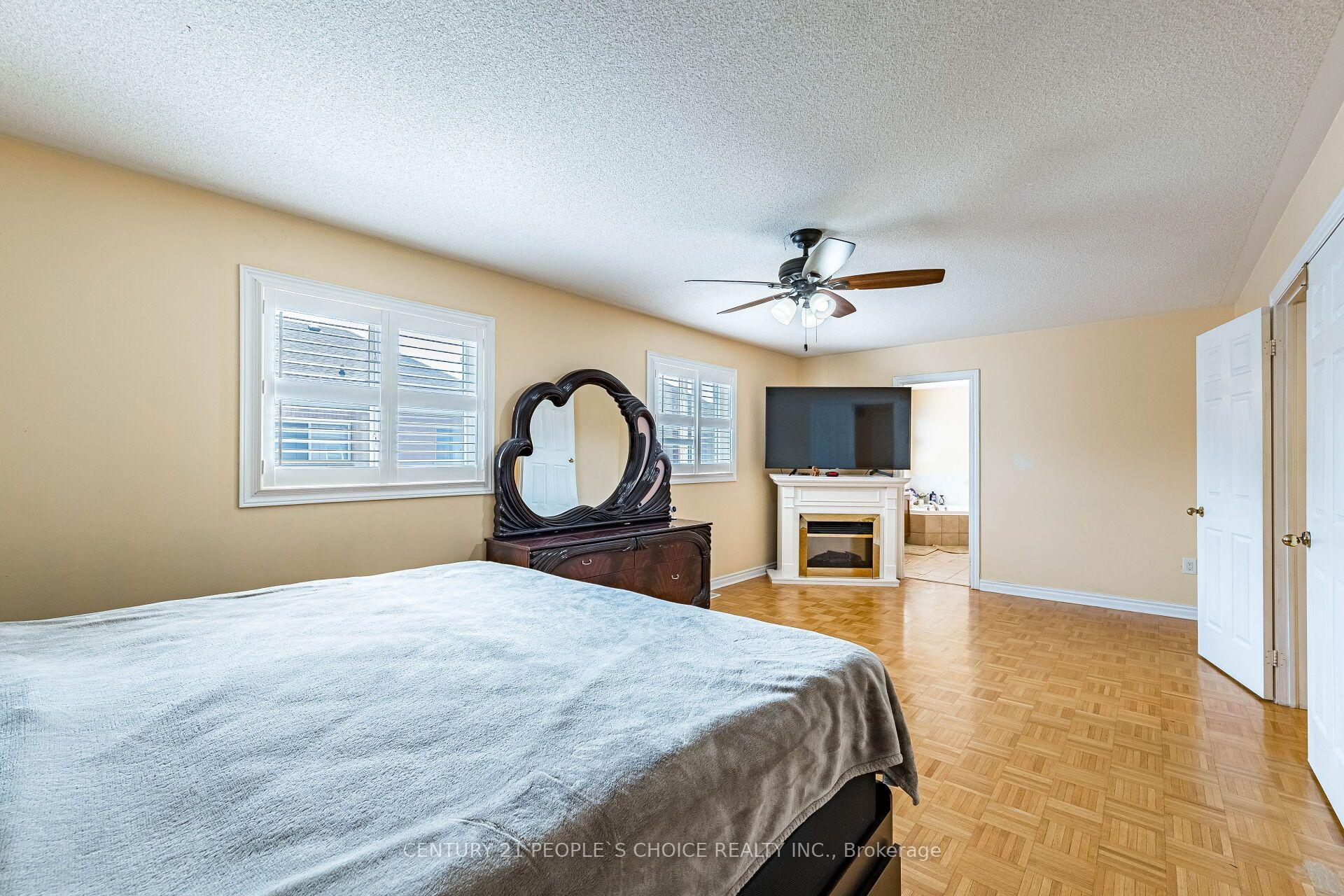 Photo 18 of 233 Vellore Avenue, Vaughan, Vellore Village — HOMEH