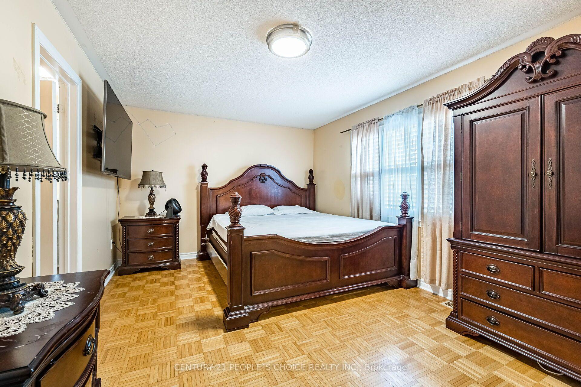Photo 19 of 233 Vellore Avenue, Vaughan, Vellore Village — HOMEH