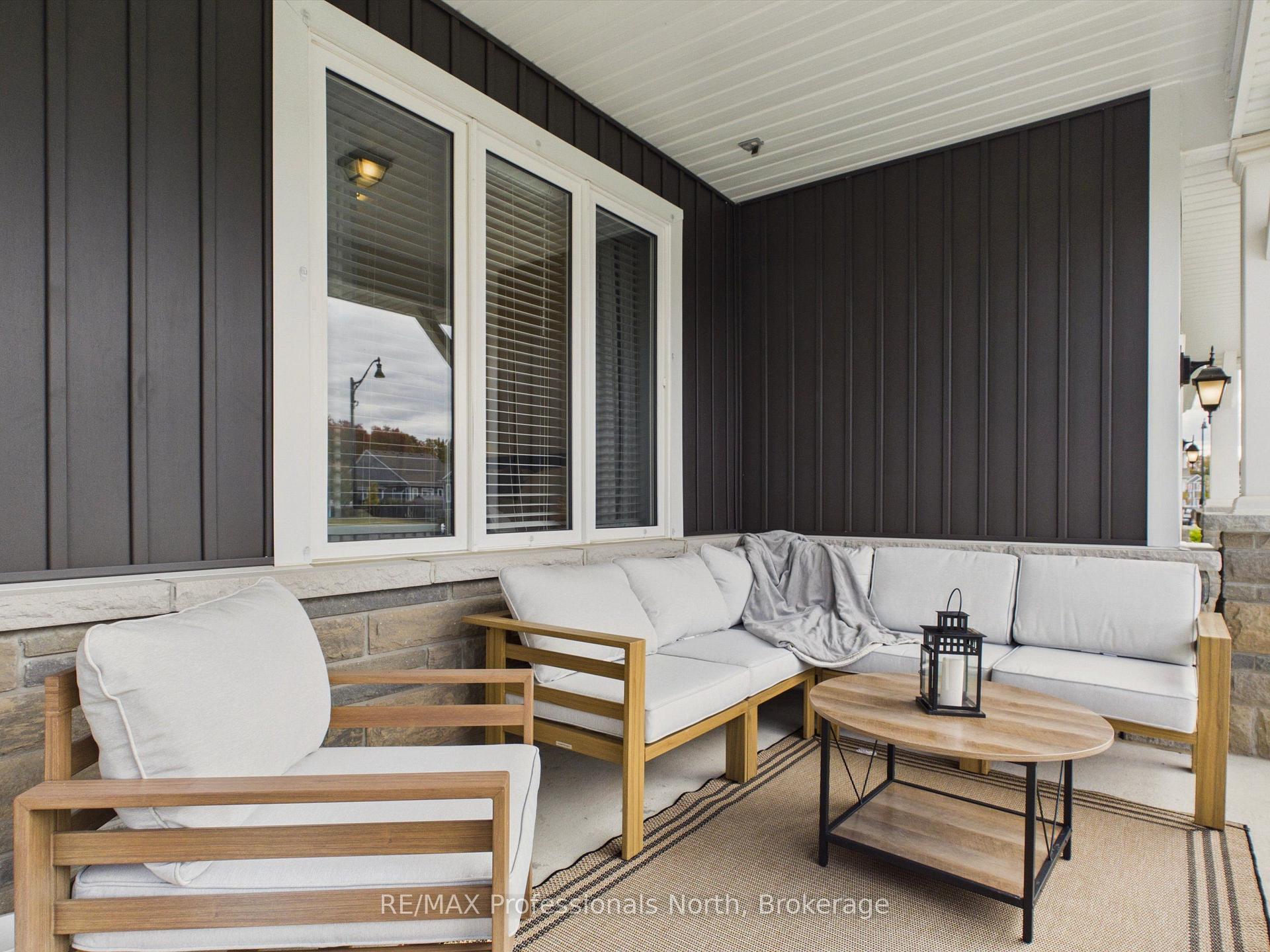 Photo 4 of 42 Chambery Street, Bracebridge, Macaulay — HOMEH