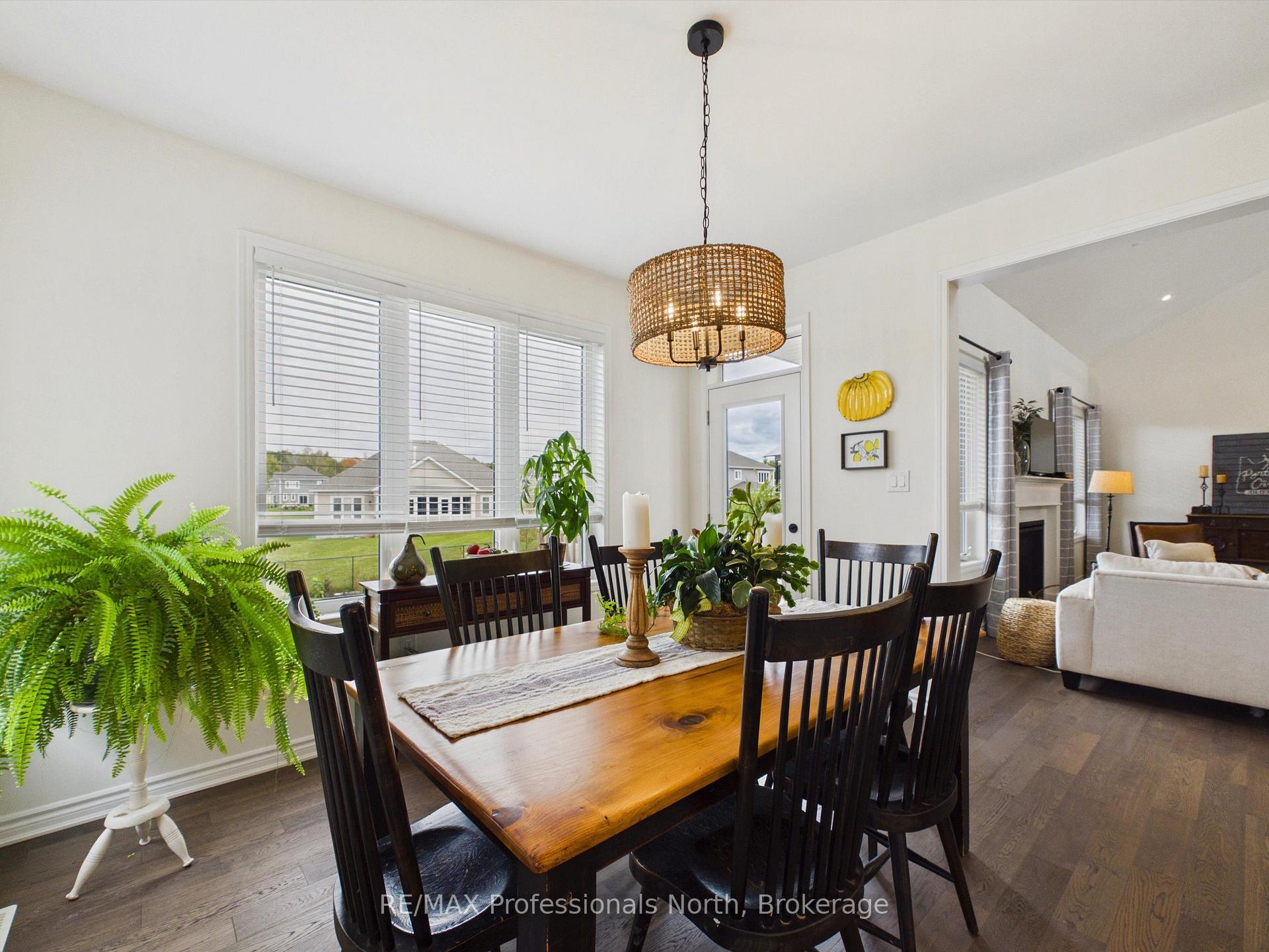 Photo 16 of 42 Chambery Street, Bracebridge, Macaulay — HOMEH