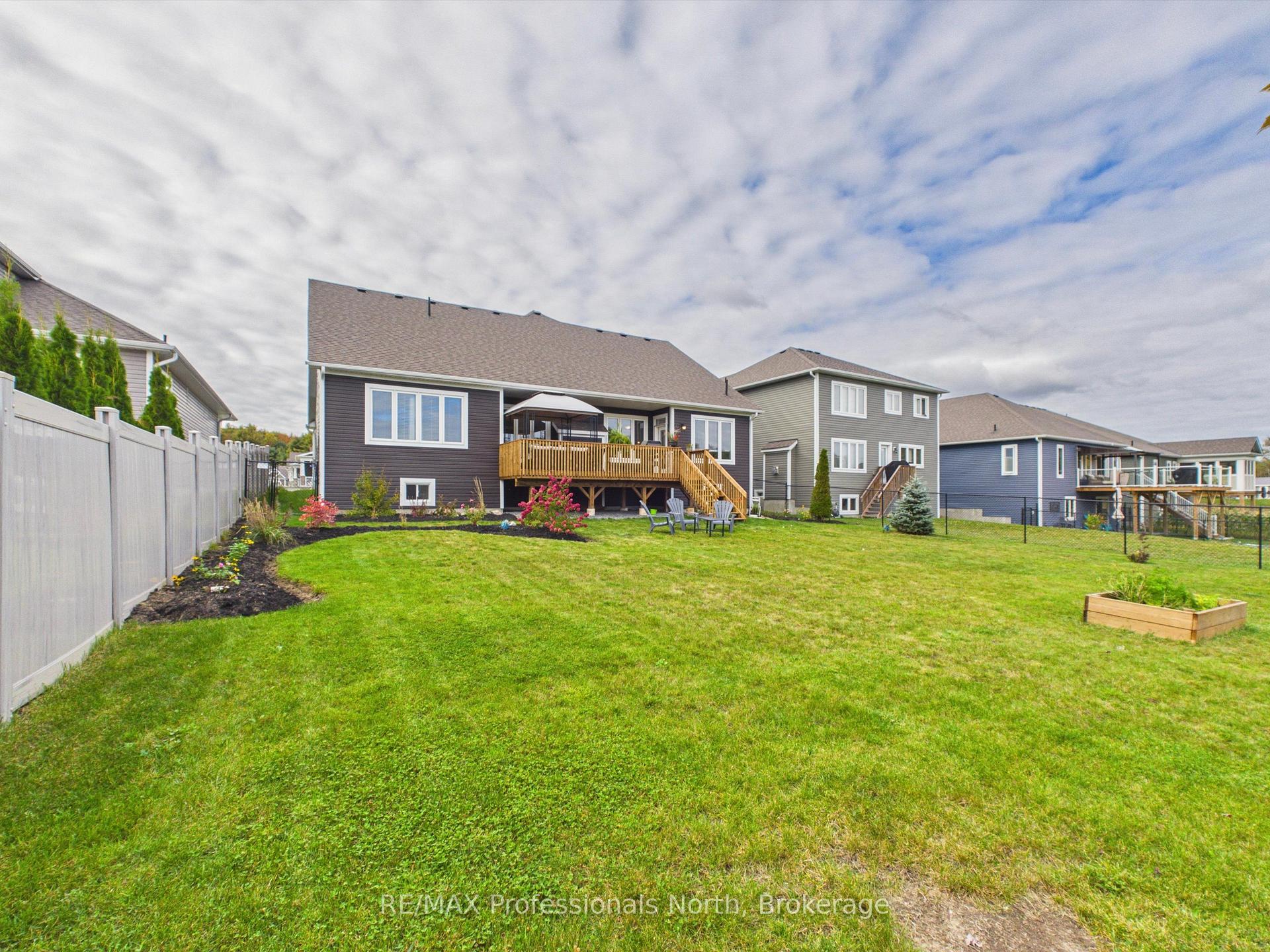 Photo 40 of 42 Chambery Street, Bracebridge, Macaulay — HOMEH