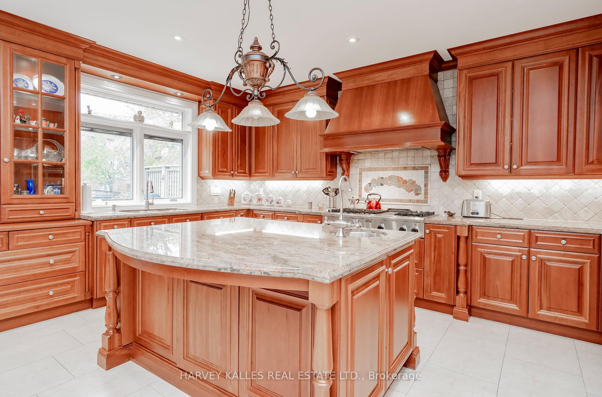 Photo 16 of 2370 Hammond Road, Mississauga, Sheridan — HOMEH