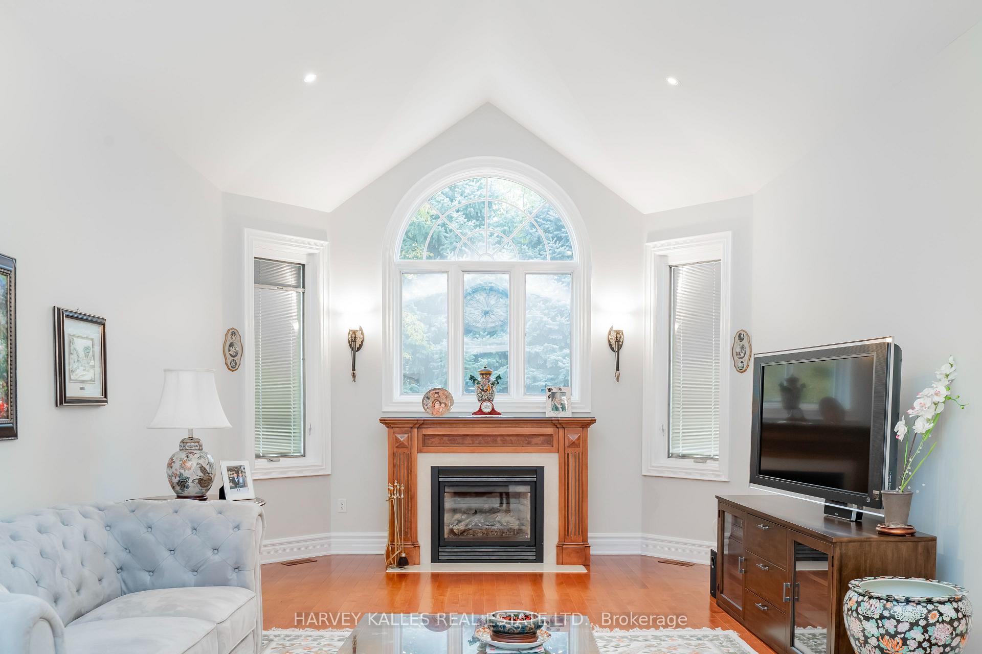 Photo 23 of 2370 Hammond Road, Mississauga, Sheridan — HOMEH