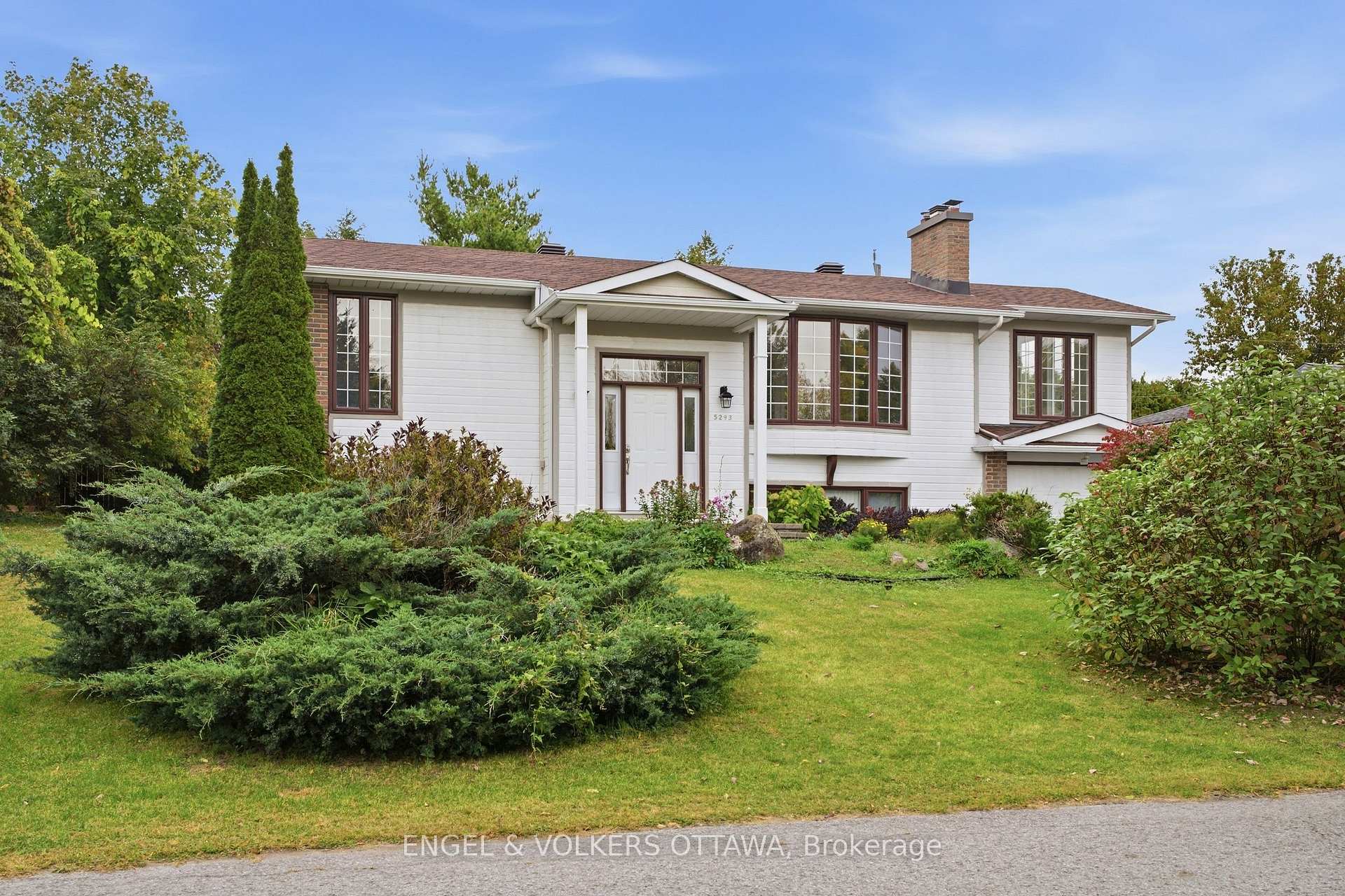 Photo 4 of 5293 Mclean Crescent, Ottawa, Manotick Long Island & Nicholls Island — HOMEH