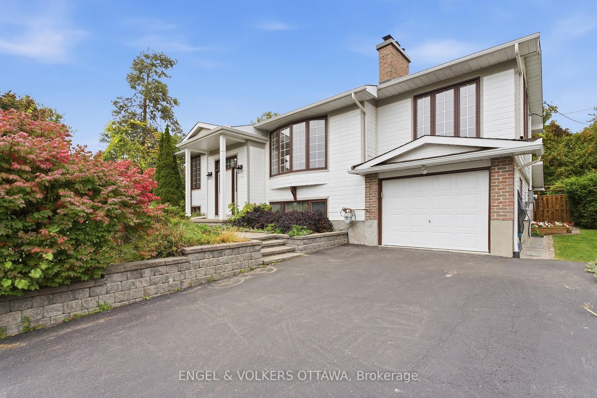 Photo 5 of 5293 Mclean Crescent, Ottawa, Manotick Long Island & Nicholls Island — HOMEH