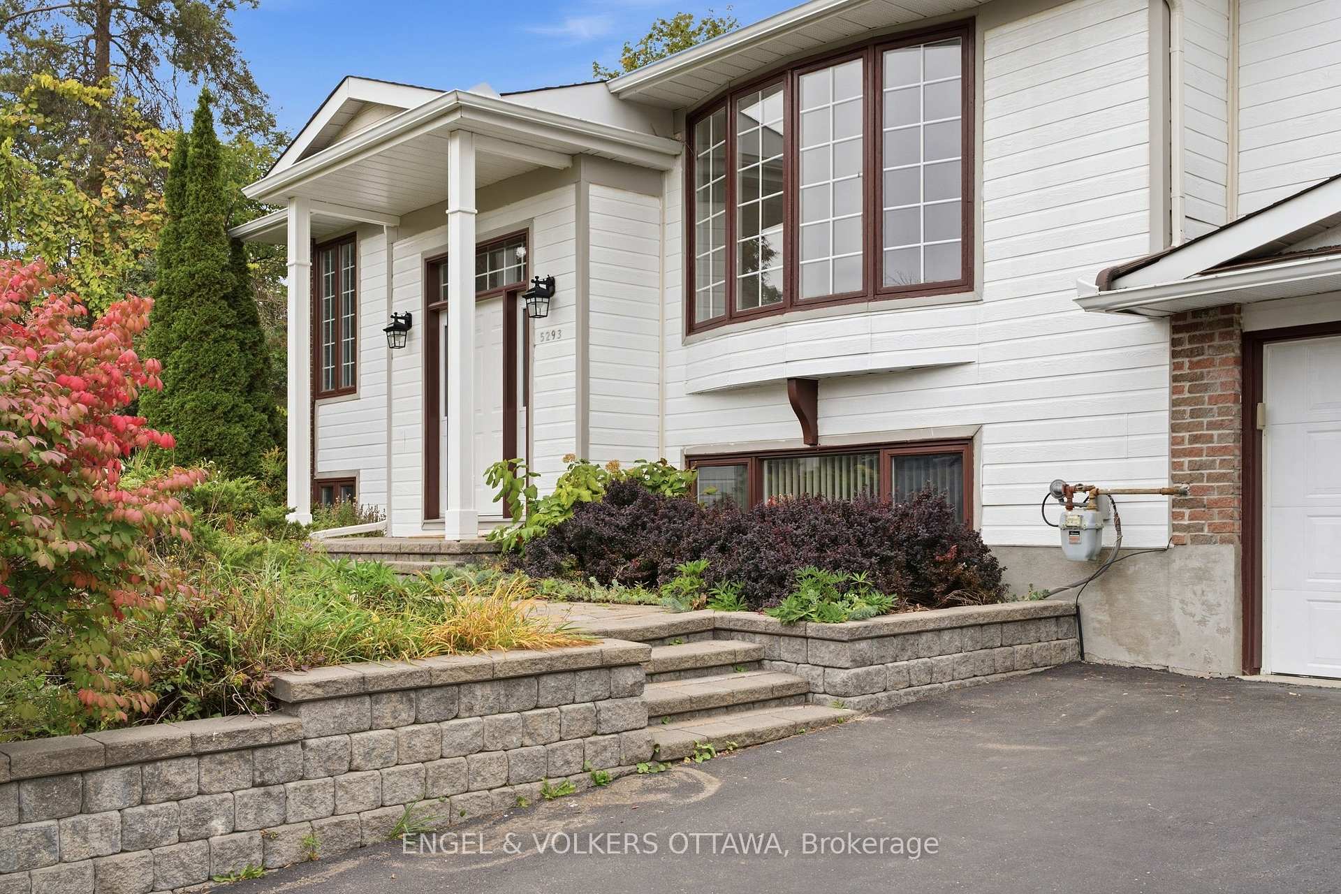 Photo 6 of 5293 Mclean Crescent, Ottawa, Manotick Long Island & Nicholls Island — HOMEH