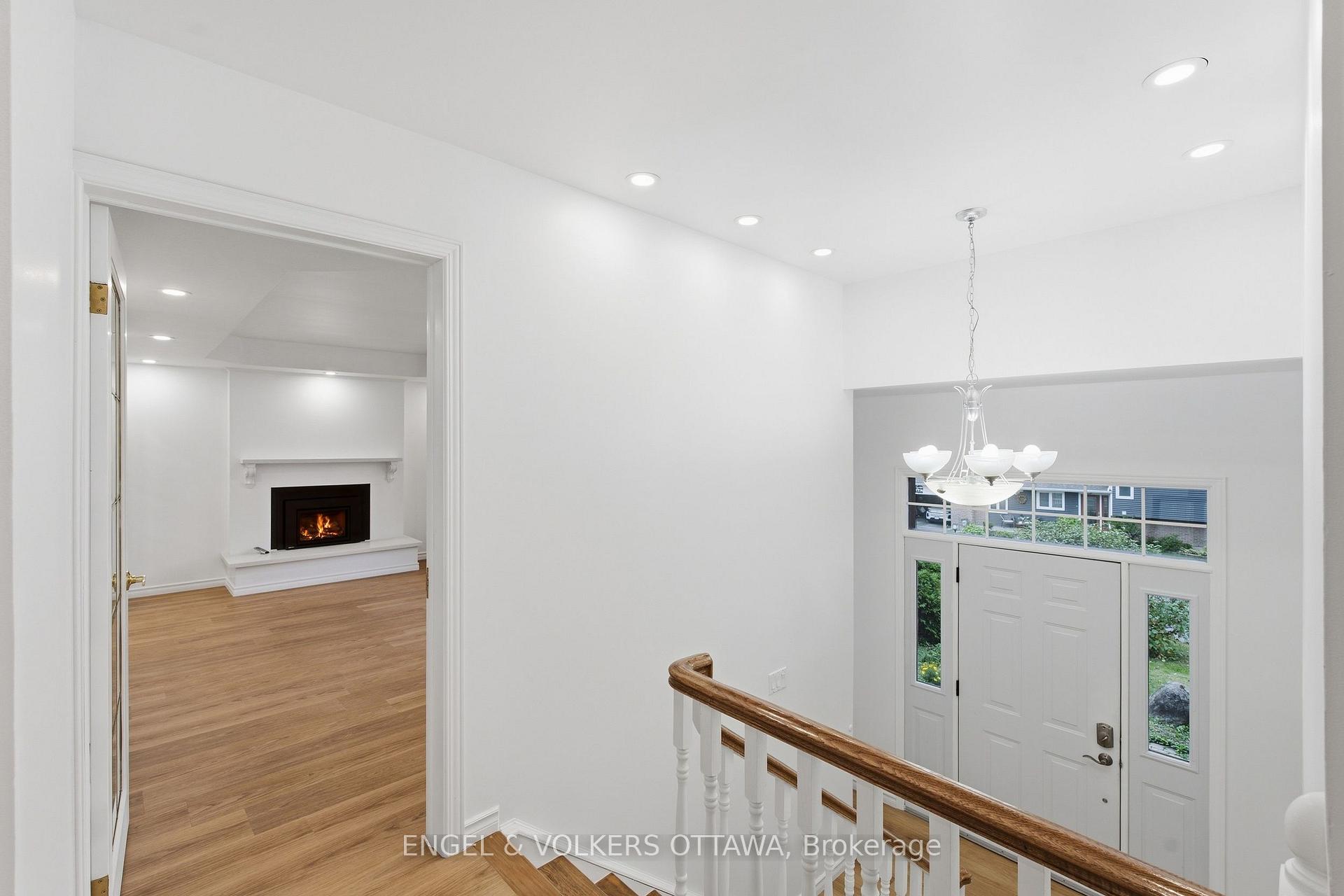 Photo 8 of 5293 Mclean Crescent, Ottawa, Manotick Long Island & Nicholls Island — HOMEH