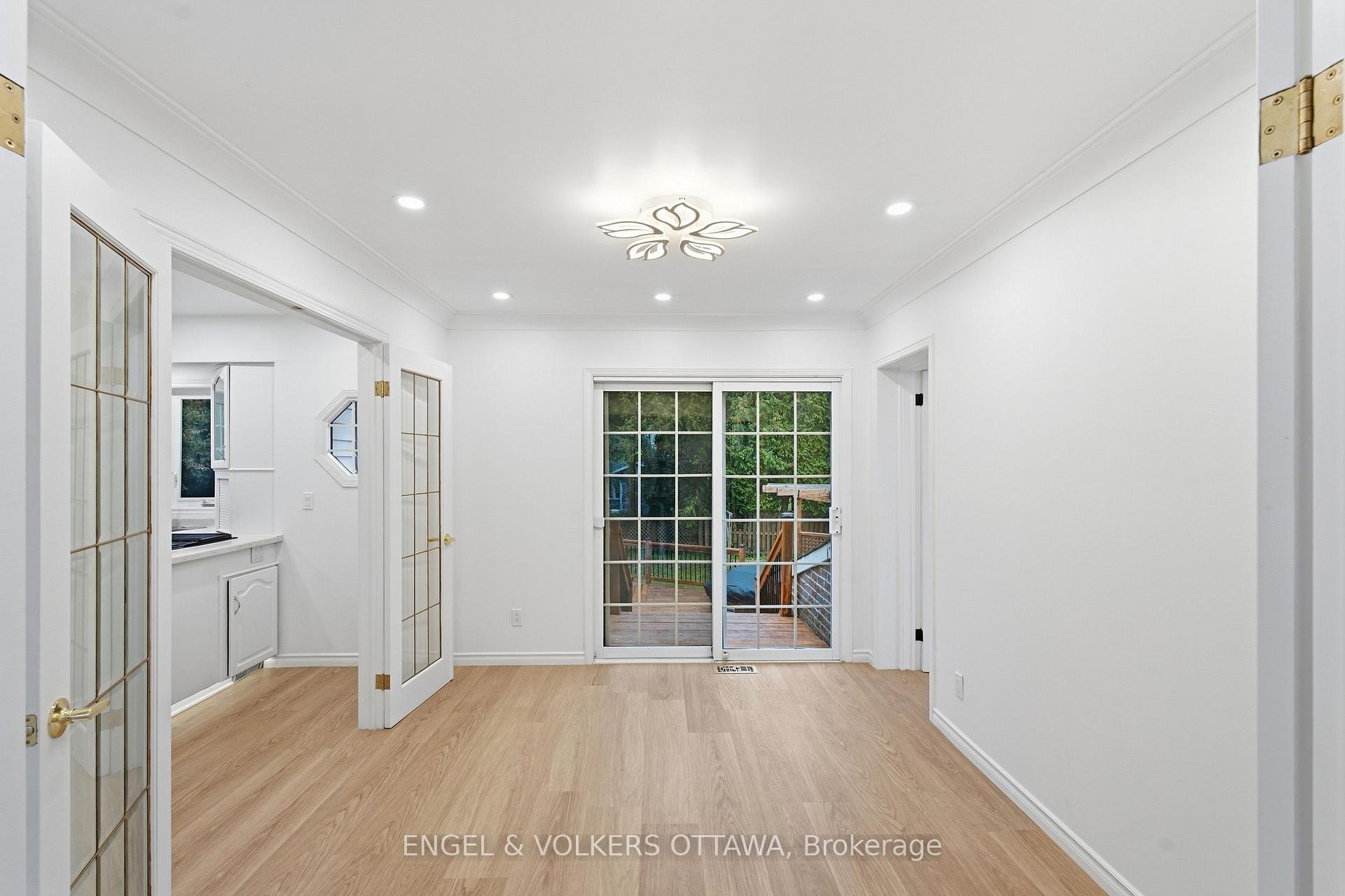 Photo 14 of 5293 Mclean Crescent, Ottawa, Manotick Long Island & Nicholls Island — HOMEH