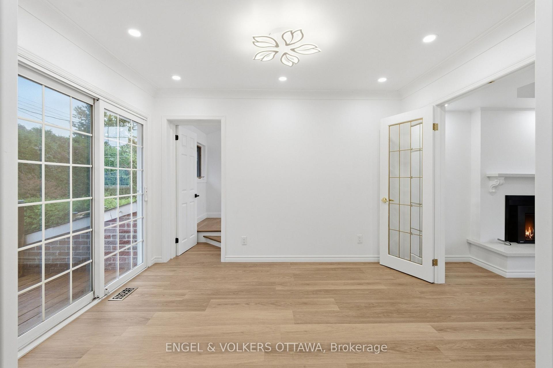Photo 16 of 5293 Mclean Crescent, Ottawa, Manotick Long Island & Nicholls Island — HOMEH