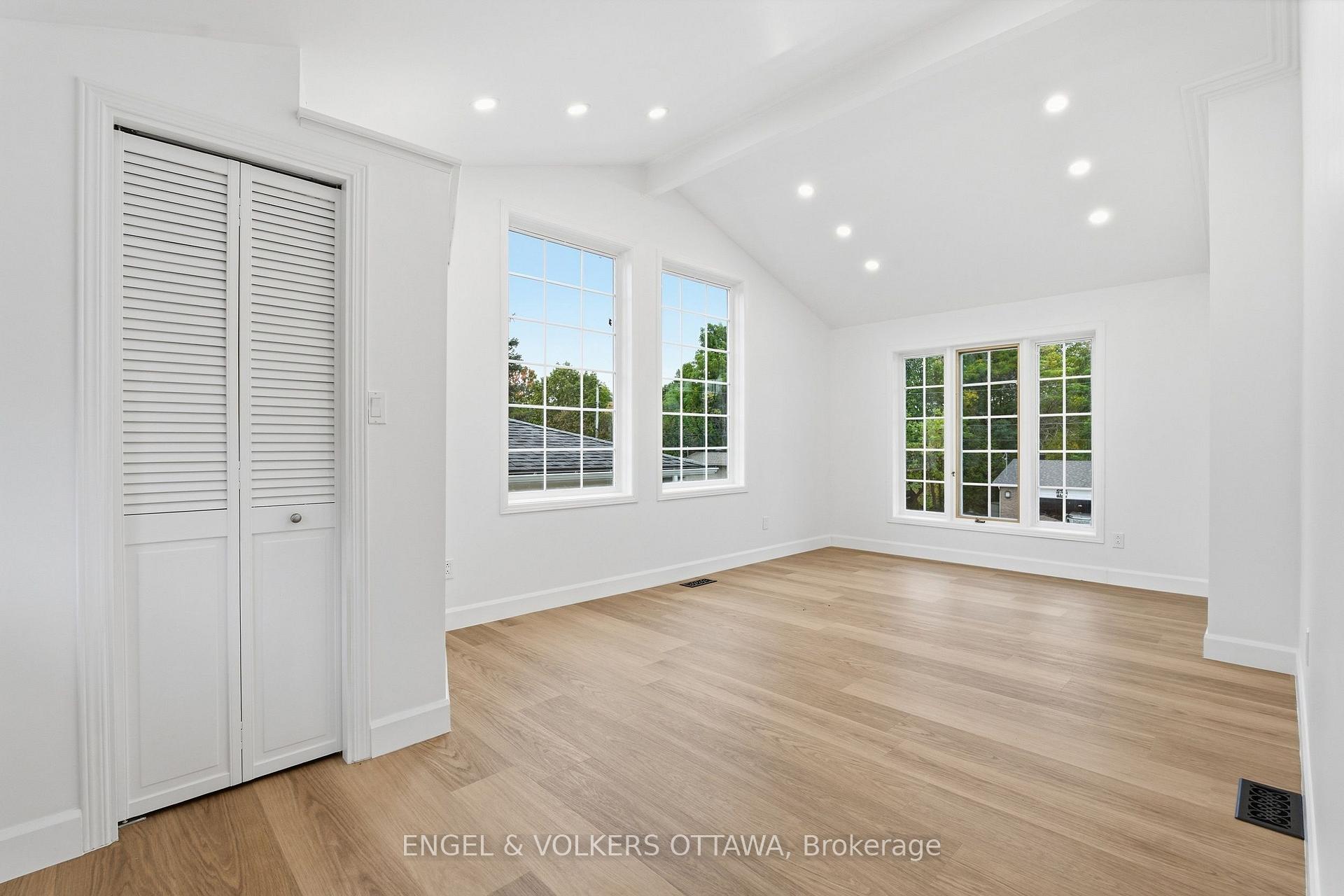 Photo 17 of 5293 Mclean Crescent, Ottawa, Manotick Long Island & Nicholls Island — HOMEH