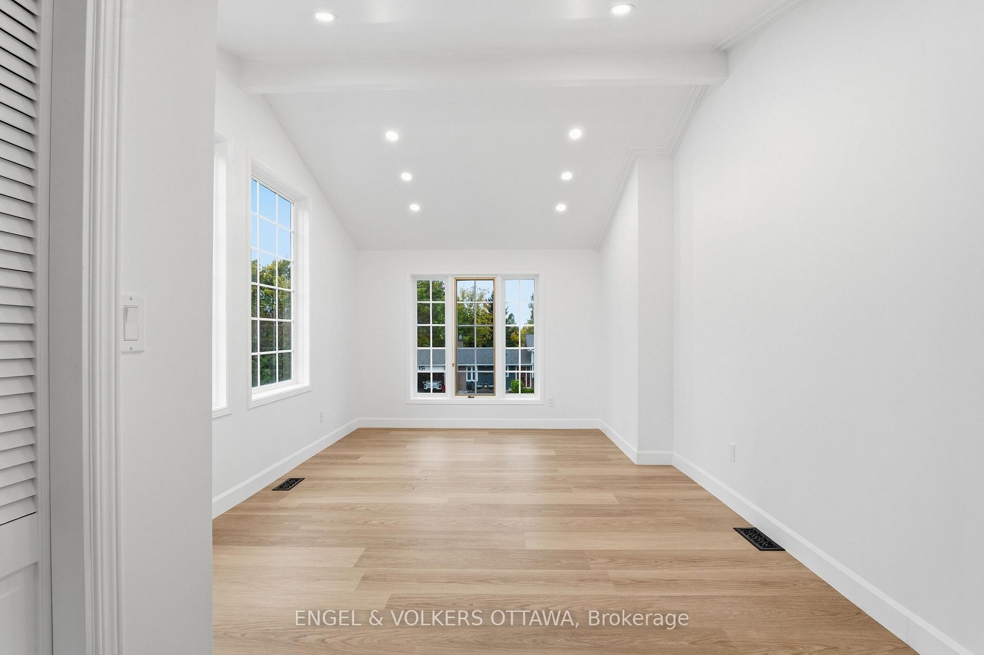 Photo 19 of 5293 Mclean Crescent, Ottawa, Manotick Long Island & Nicholls Island — HOMEH