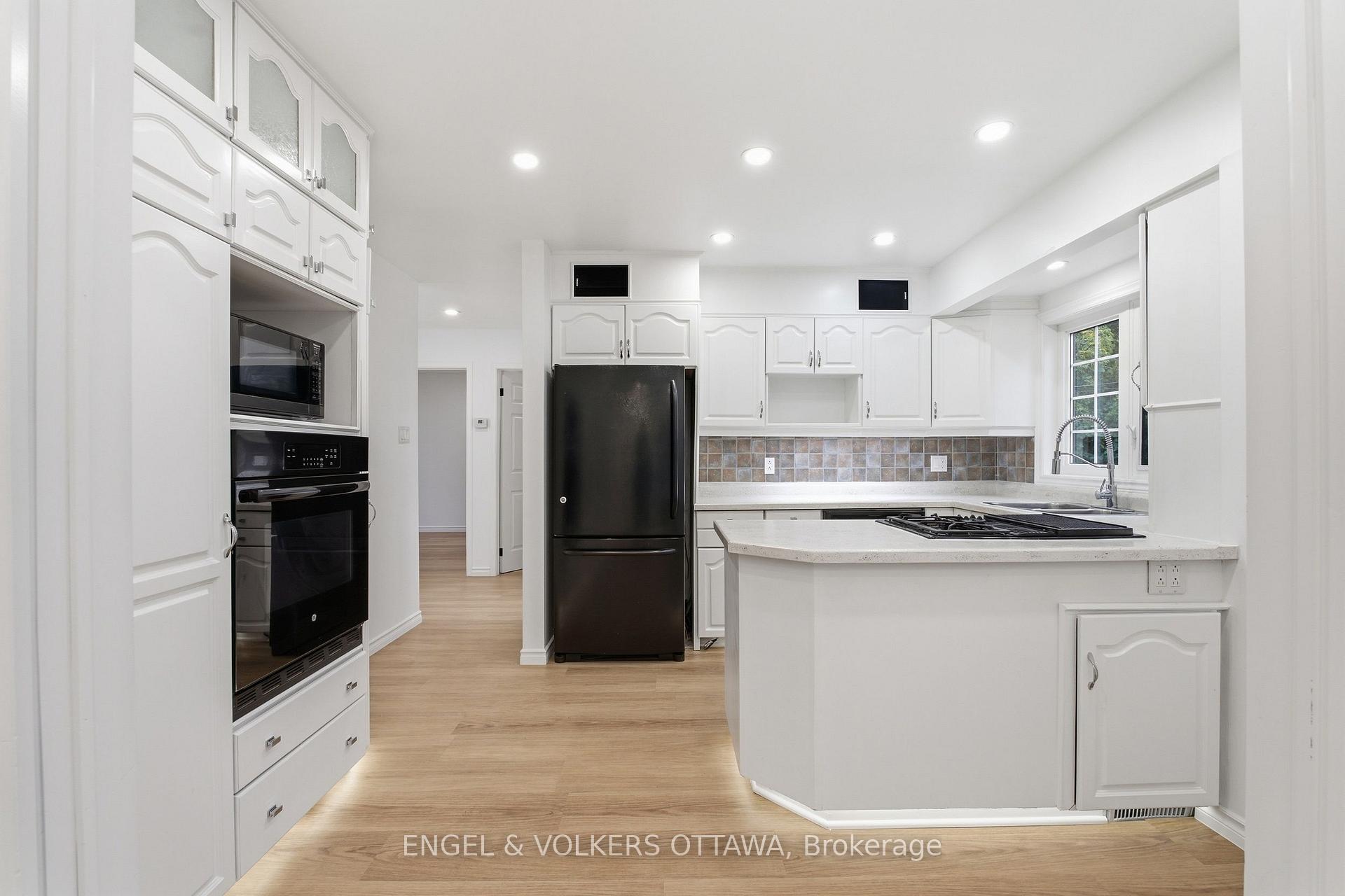 Photo 20 of 5293 Mclean Crescent, Ottawa, Manotick Long Island & Nicholls Island — HOMEH