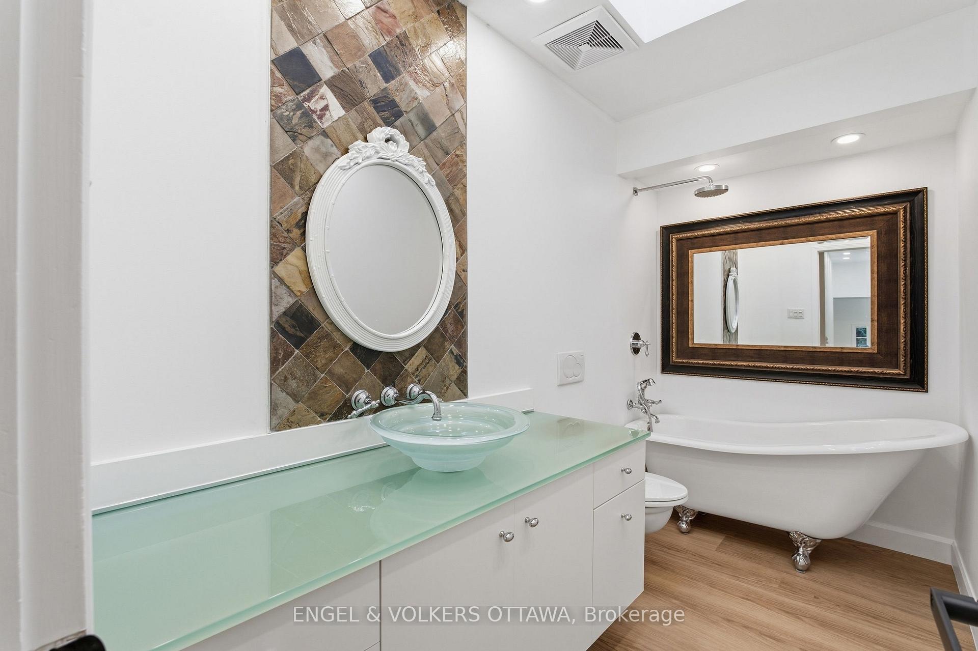 Photo 22 of 5293 Mclean Crescent, Ottawa, Manotick Long Island & Nicholls Island — HOMEH