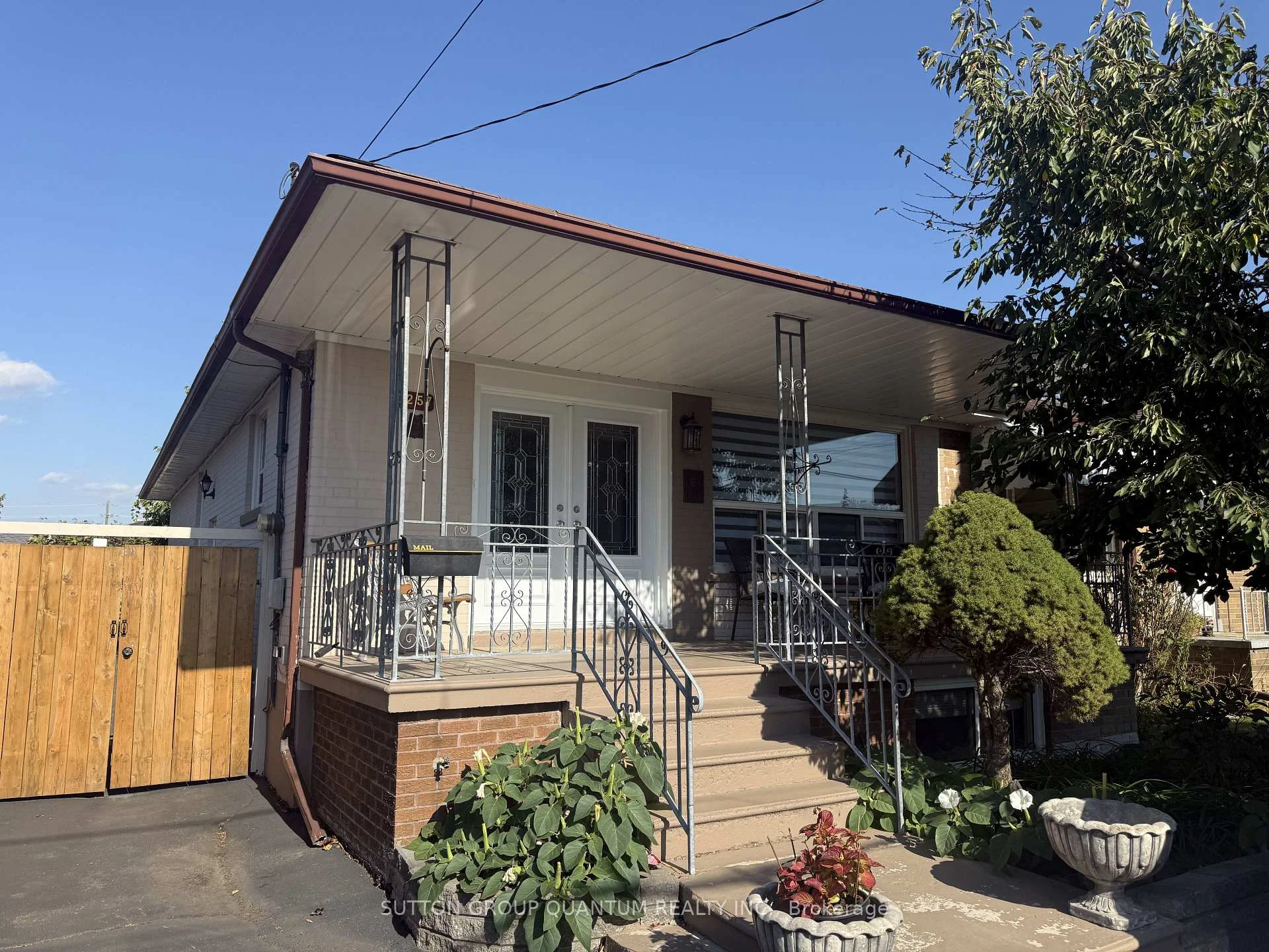 Photo of 1257 Alexandra Avenue