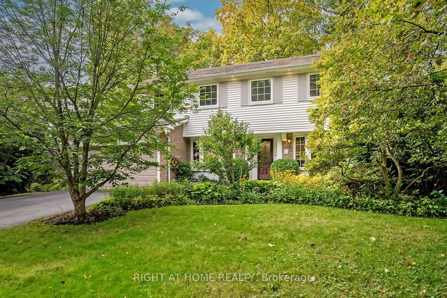 Photo 2 of 494 Dorland Road, Oakville, Ford — HOMEH