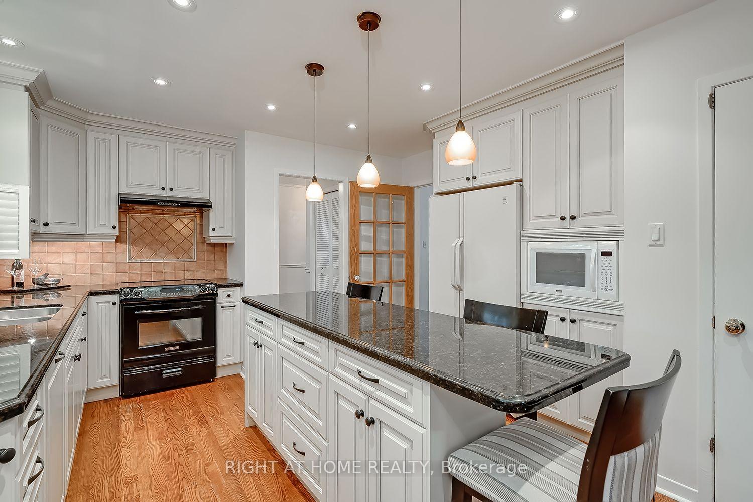 Photo 10 of 494 Dorland Road, Oakville, Ford — HOMEH