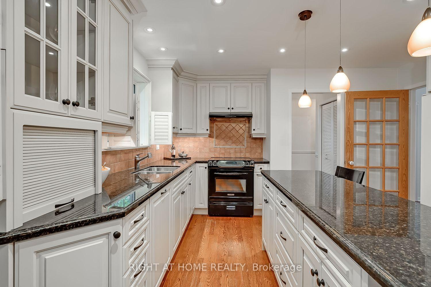 Photo 11 of 494 Dorland Road, Oakville, Ford — HOMEH