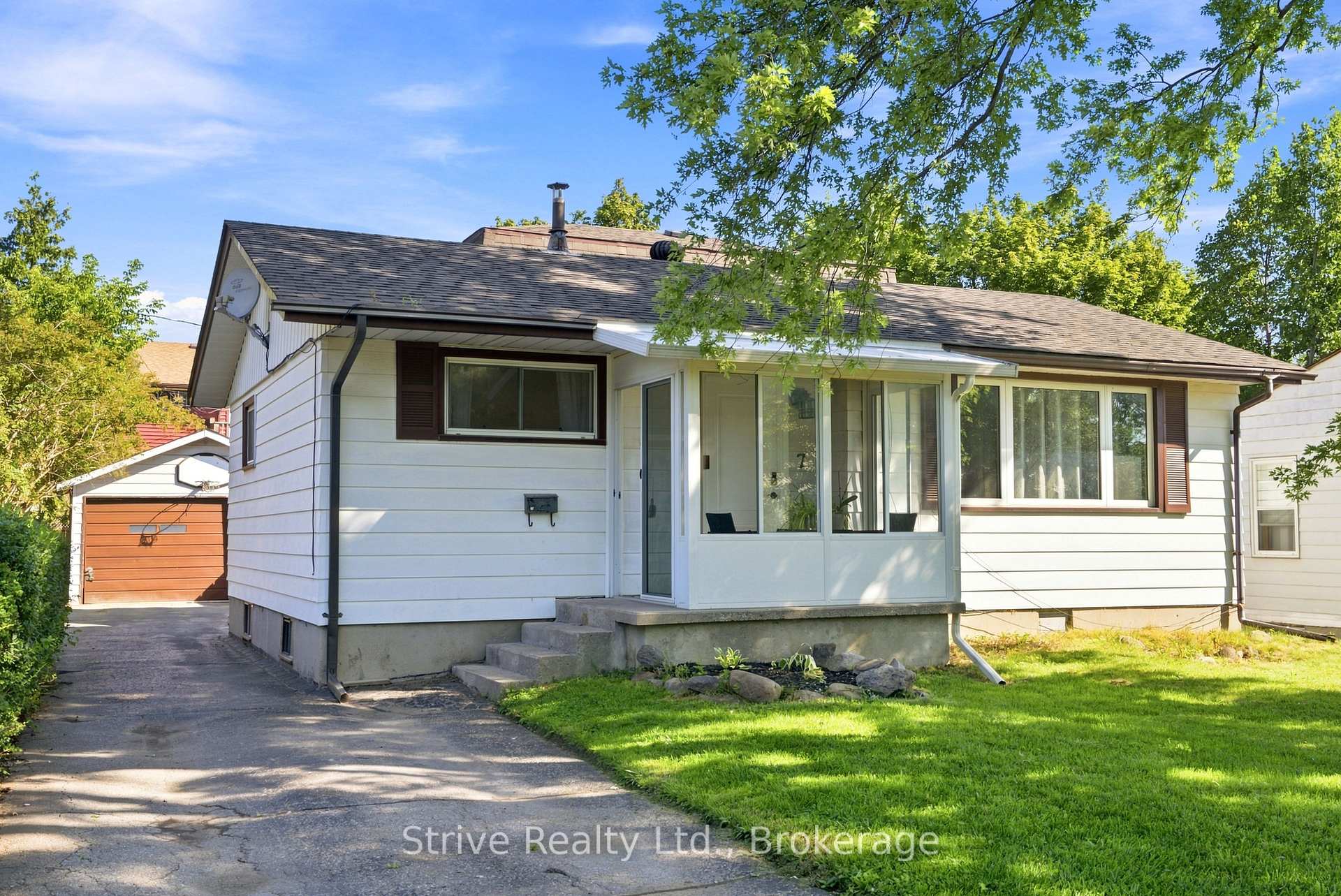Photo 2 of 7 Admiral Road, Ajax, South East — HOMEH