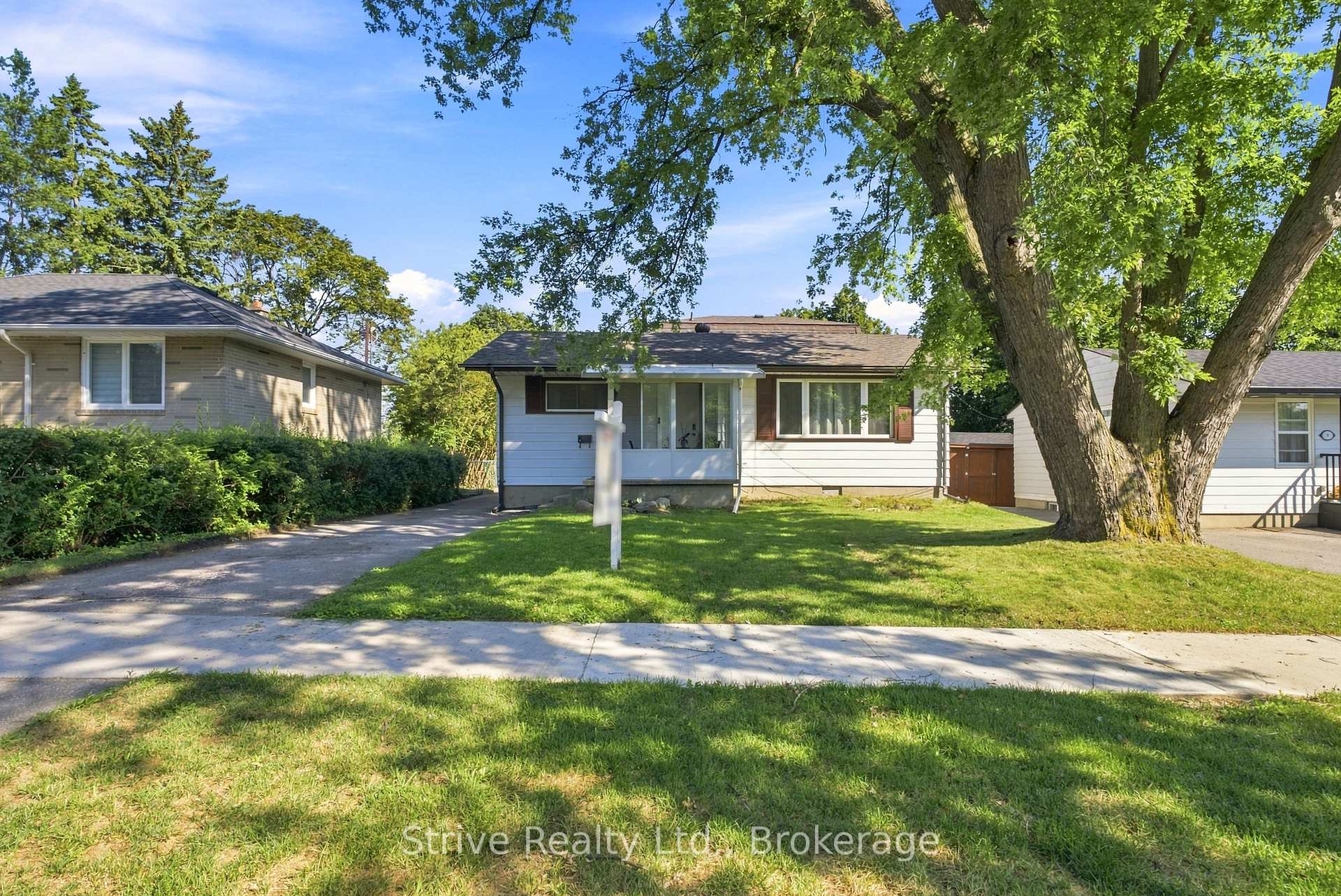 Photo 3 of 7 Admiral Road, Ajax, South East — HOMEH