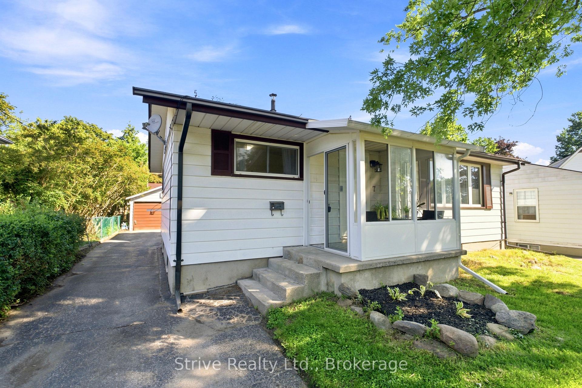 Photo 4 of 7 Admiral Road, Ajax, South East — HOMEH