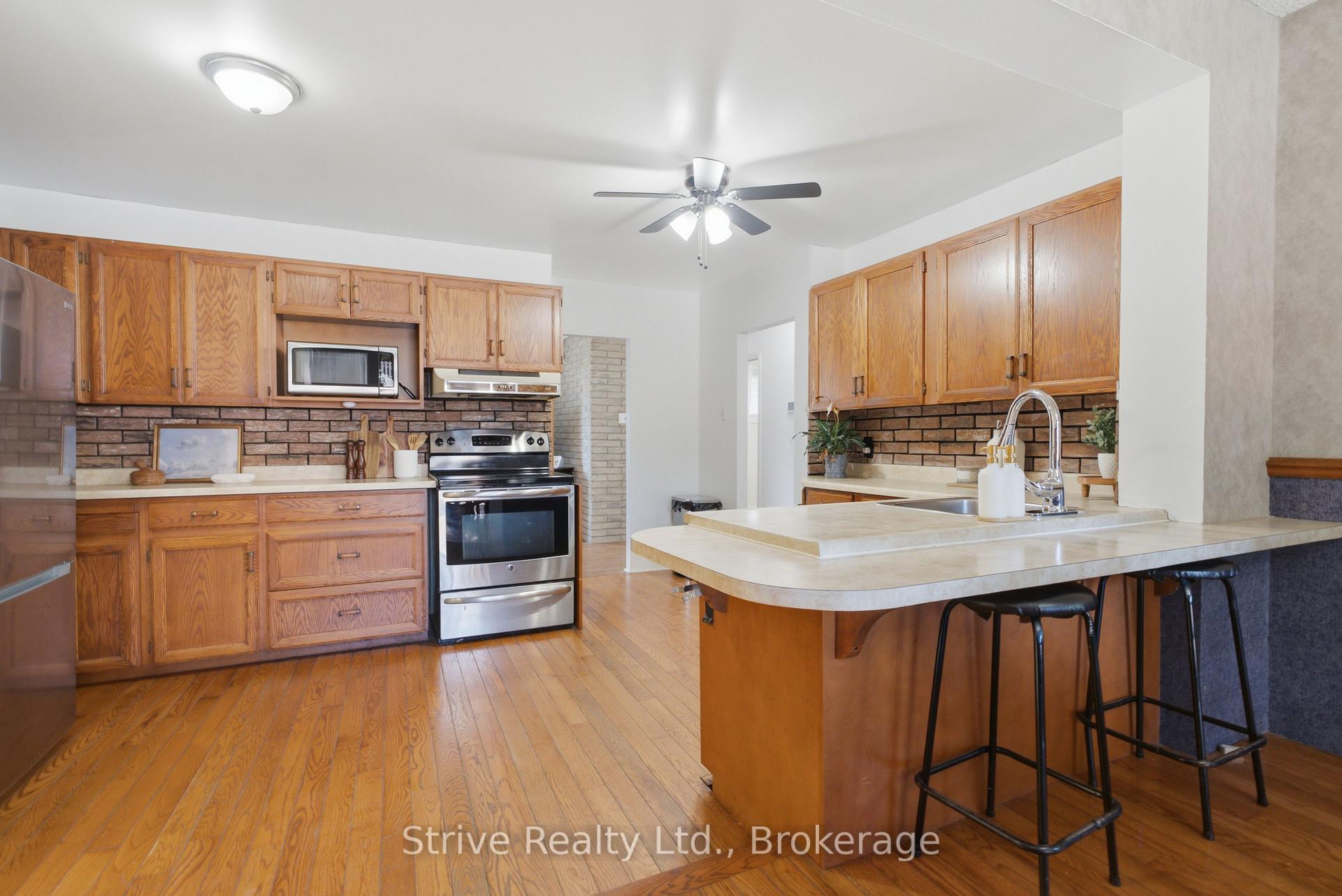 Photo 13 of 7 Admiral Road, Ajax, South East — HOMEH