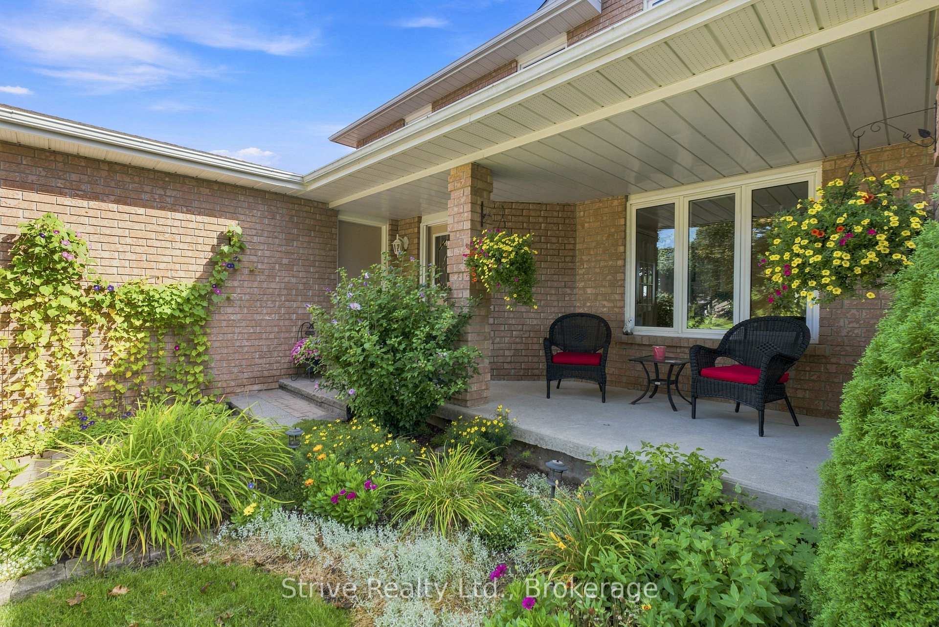 Photo 3 of 132 East House Crescent, Cobourg — HOMEH