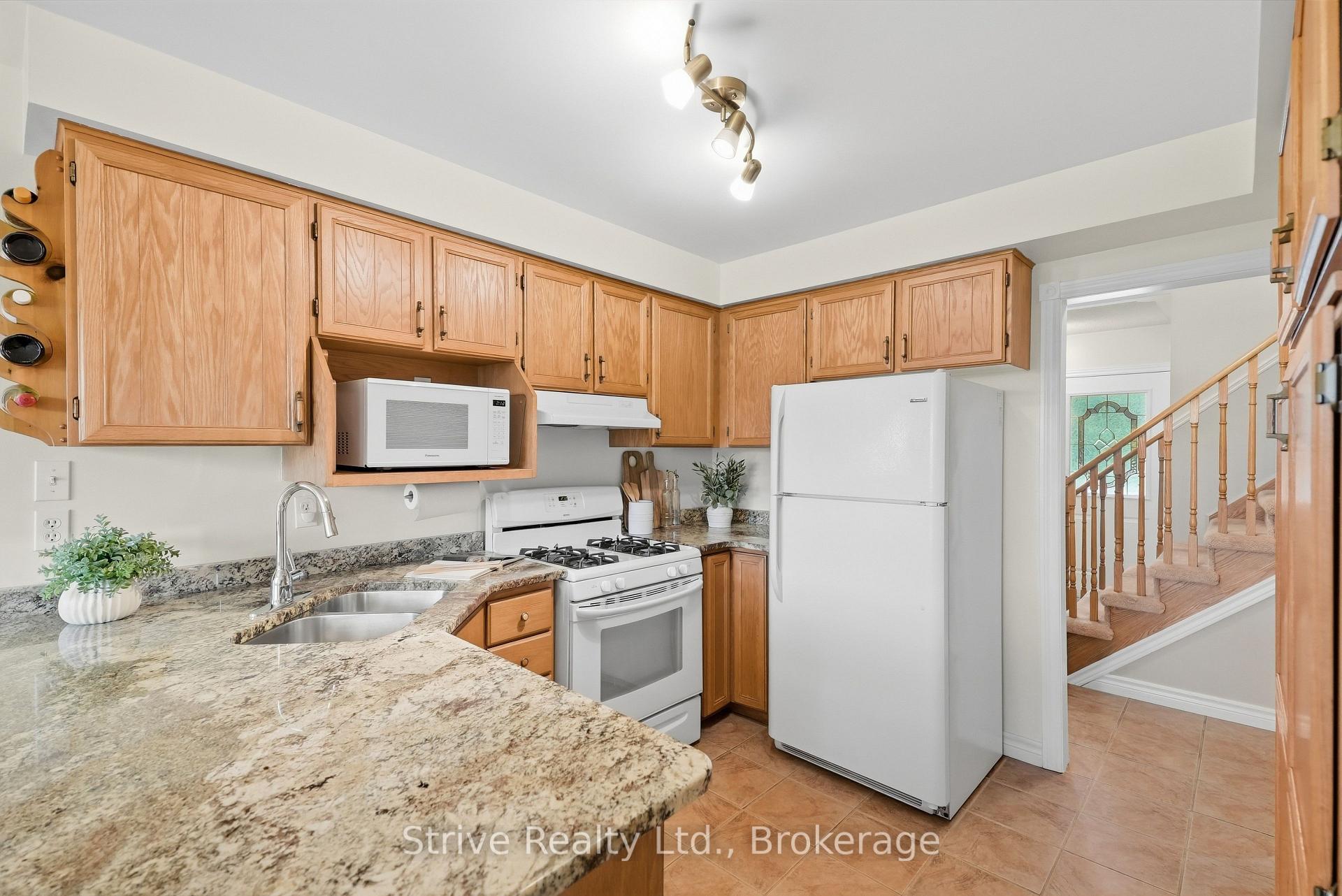 Photo 10 of 132 East House Crescent, Cobourg — HOMEH