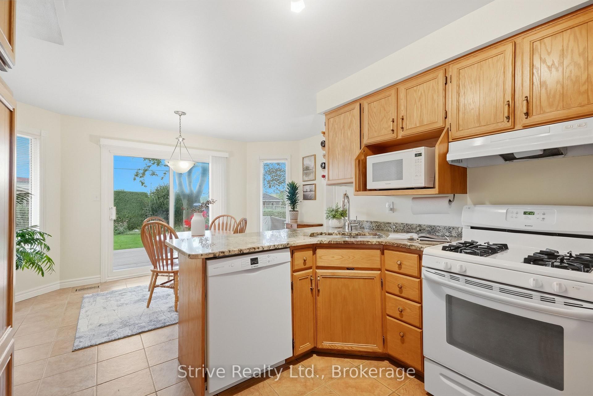 Photo 11 of 132 East House Crescent, Cobourg — HOMEH
