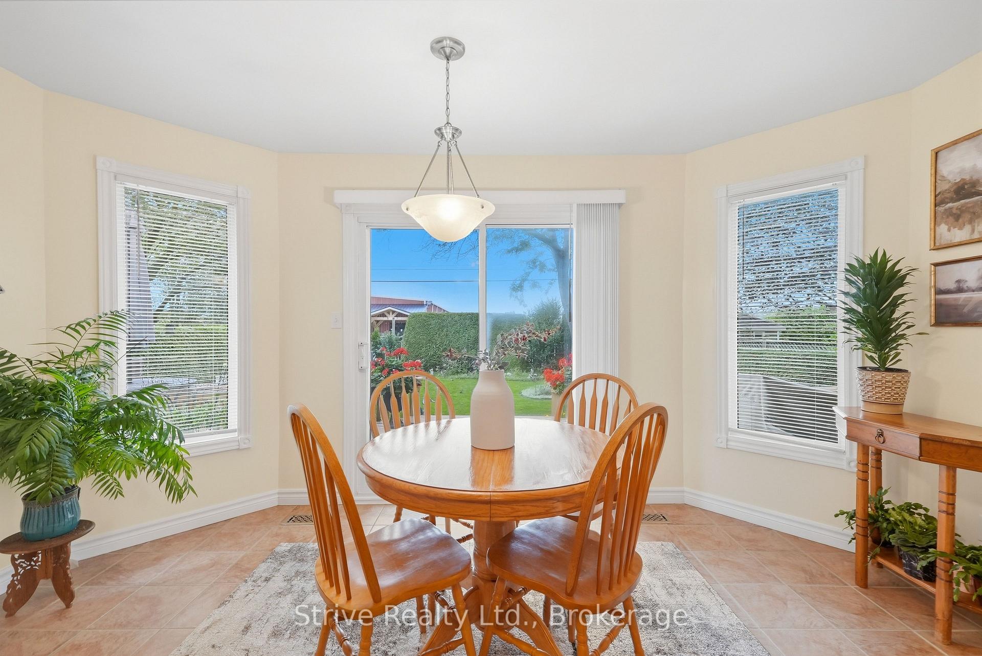 Photo 12 of 132 East House Crescent, Cobourg — HOMEH