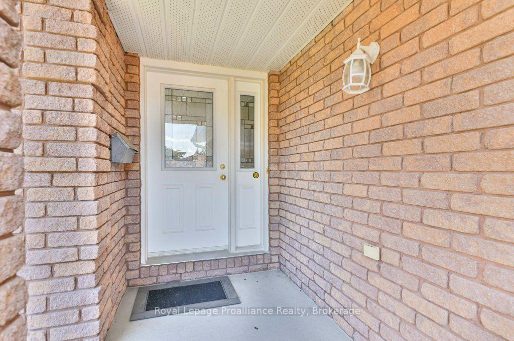 Photo 6 of 128 Maple Drive, Belleville, Belleville Ward — HOMEH