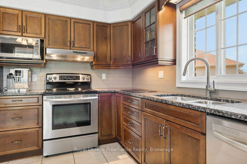 Photo 17 of 128 Maple Drive, Belleville, Belleville Ward — HOMEH