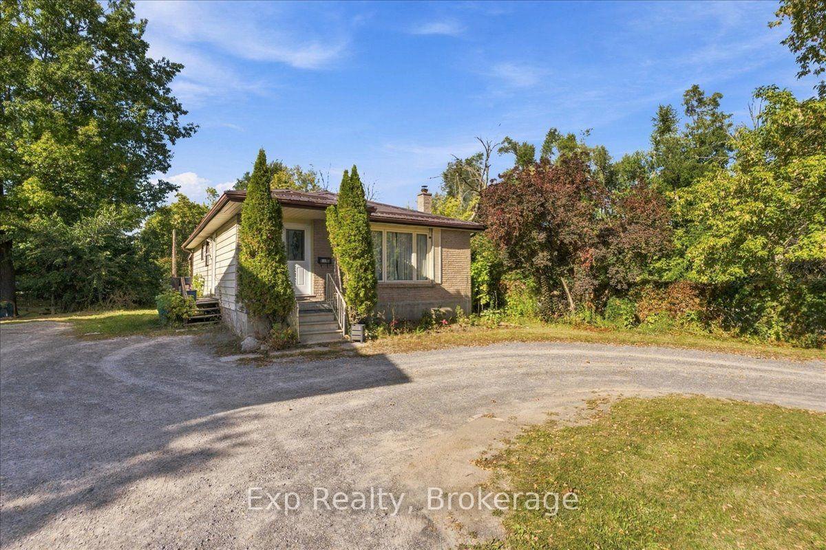 Photo 3 of 804 Sherbrooke Street, Peterborough, Monaghan Ward 2 — HOMEH