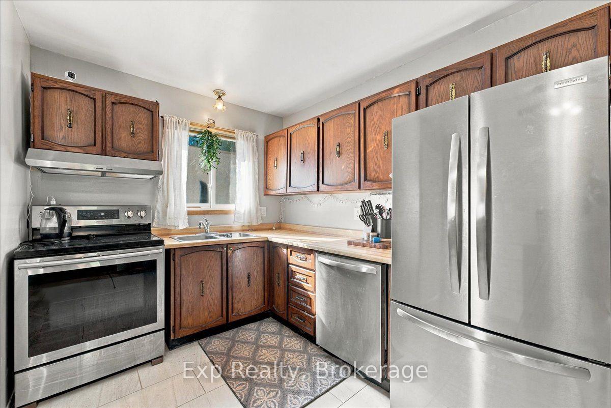 Photo 15 of 804 Sherbrooke Street, Peterborough, Monaghan Ward 2 — HOMEH