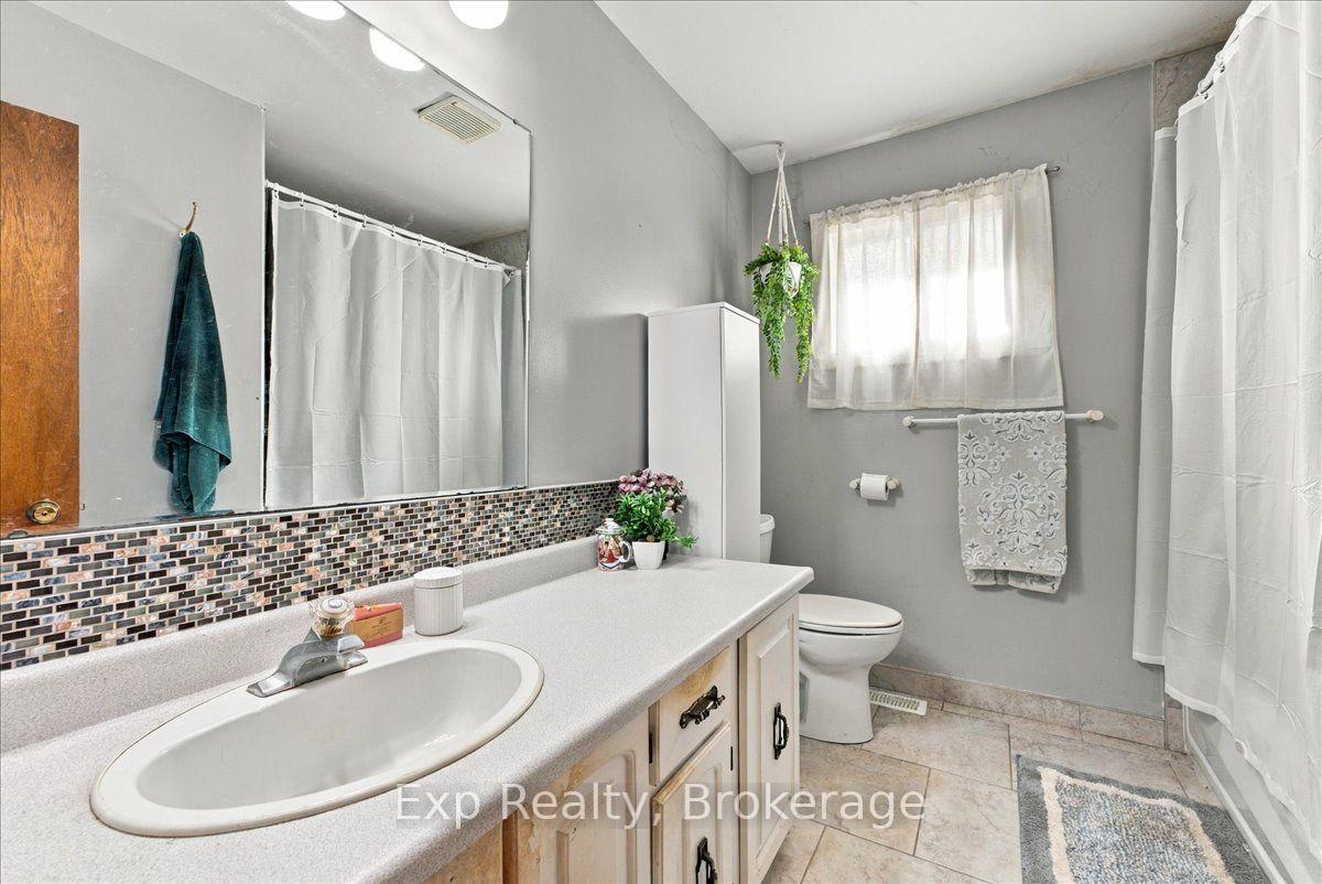 Photo 20 of 804 Sherbrooke Street, Peterborough, Monaghan Ward 2 — HOMEH