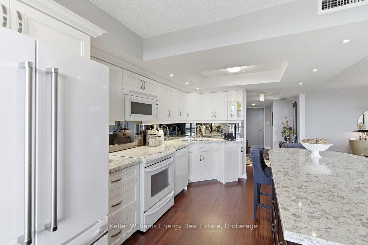 Photo 7 of Unit 806, 700 Wilson Road N, Oshawa, Centennial — HOMEH