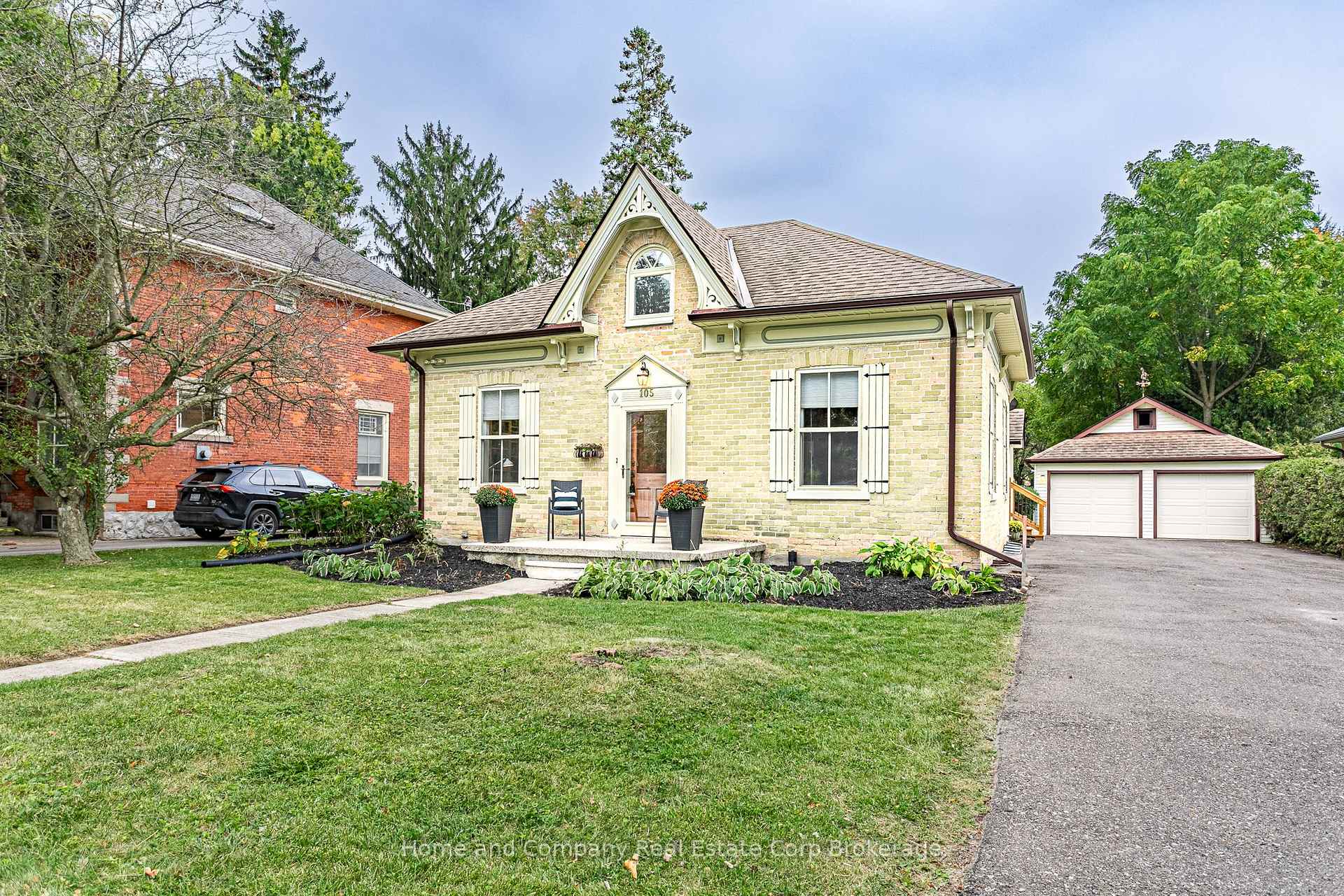 Photo 1 of 105 Centre Street, Stratford — HOMEH