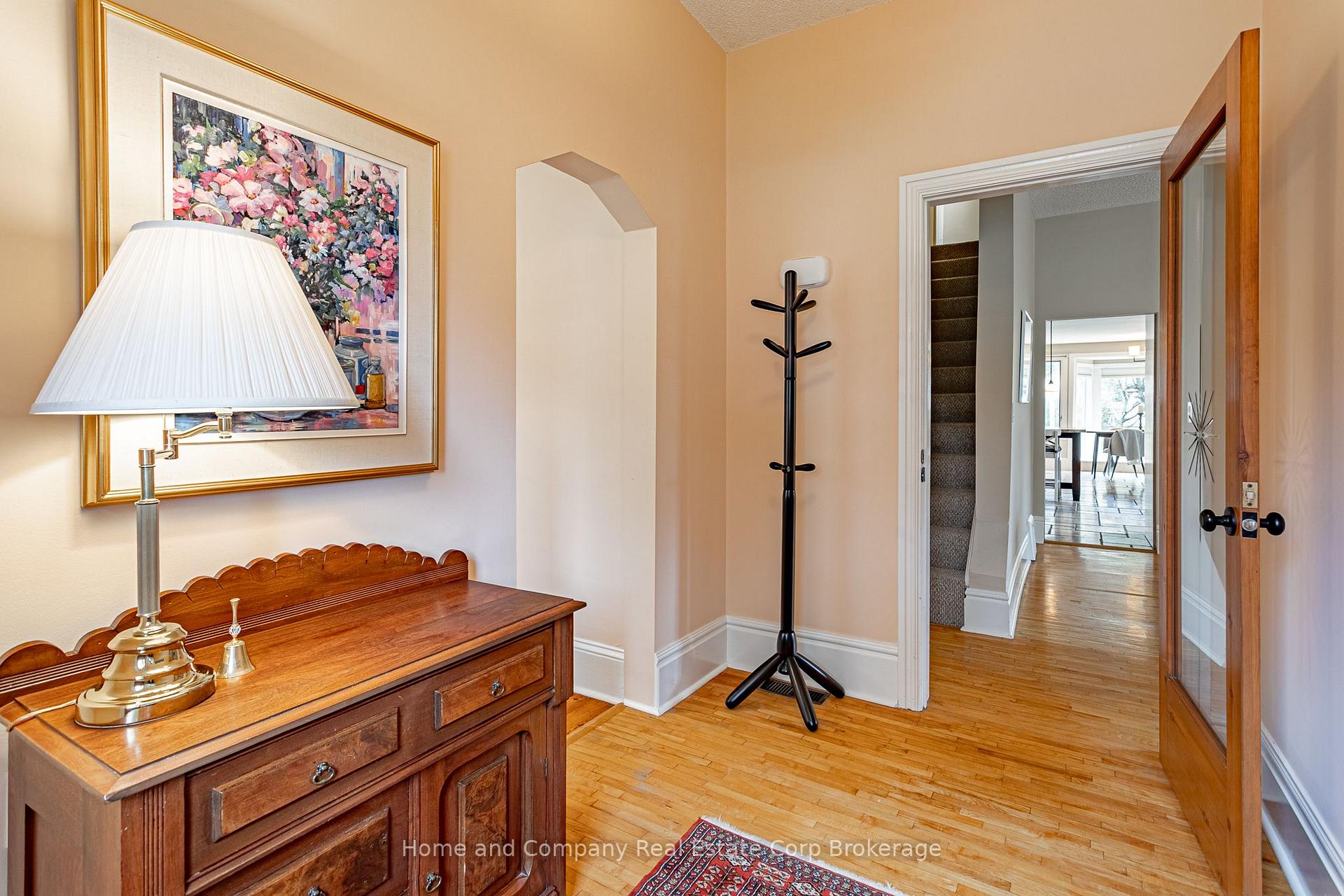 Photo 6 of 105 Centre Street, Stratford — HOMEH